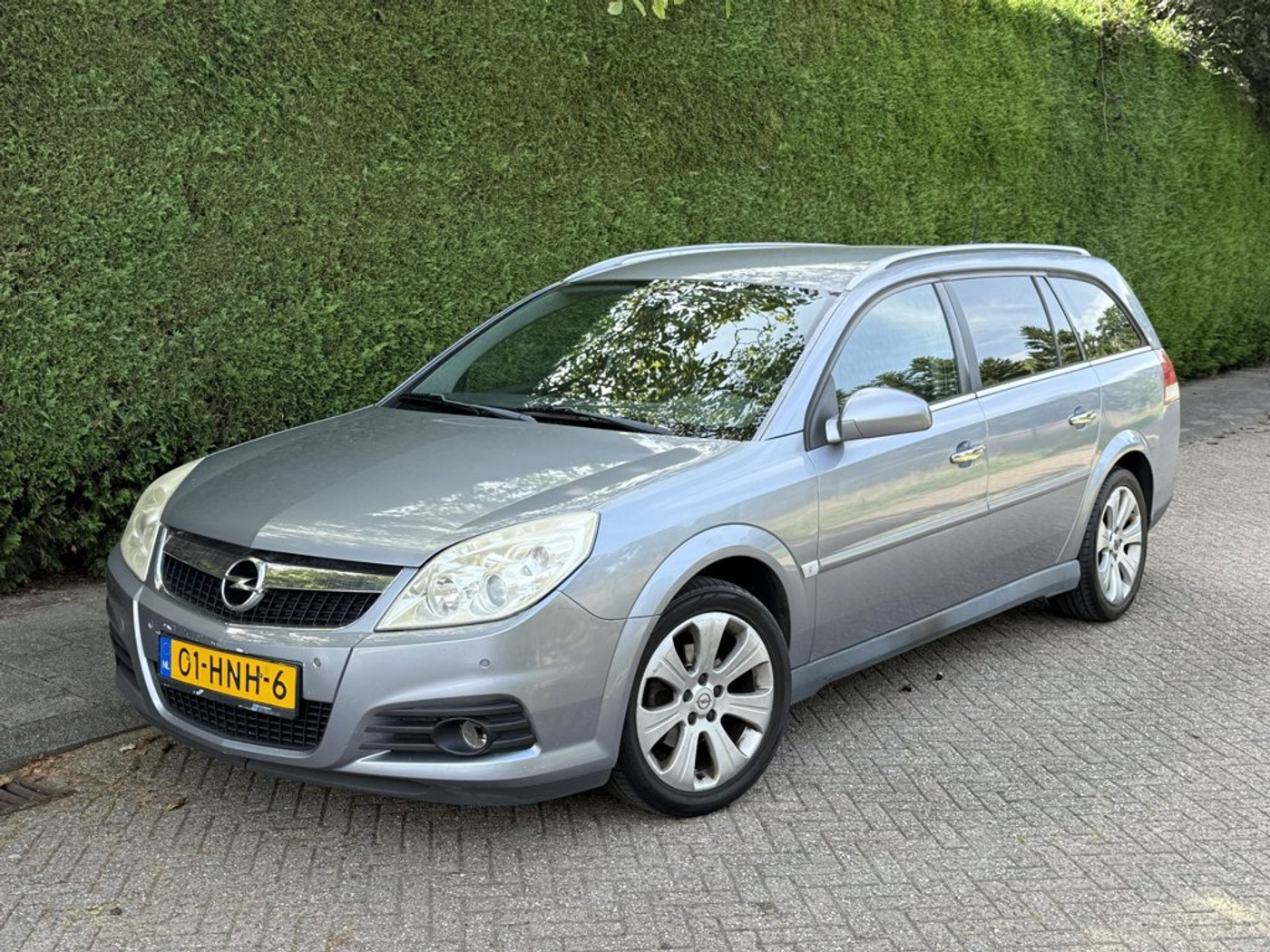 Opel Vectra Station Wagon 1.8-16V Executive Versnellingsbak Hoorbaar 2009 - voorkant