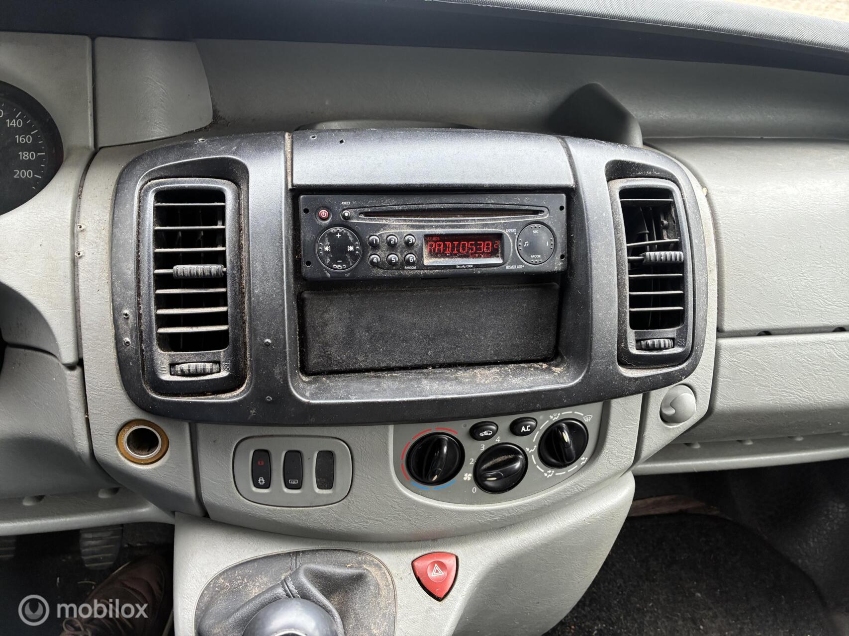 Foto van Renault Trafic 1200 L1 H1 1.9 Dci 82