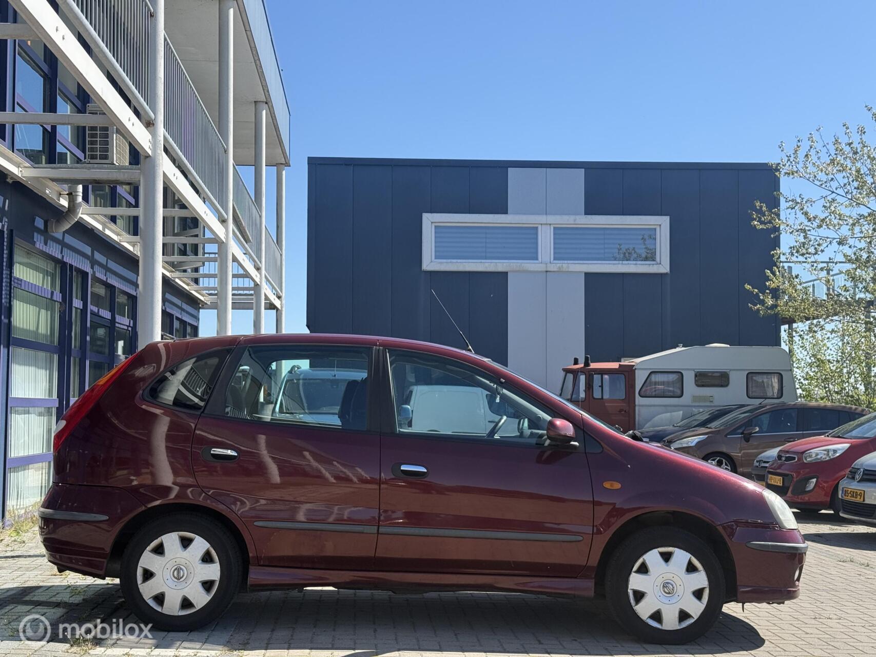 Foto van Nissan Nissan Almera Tino