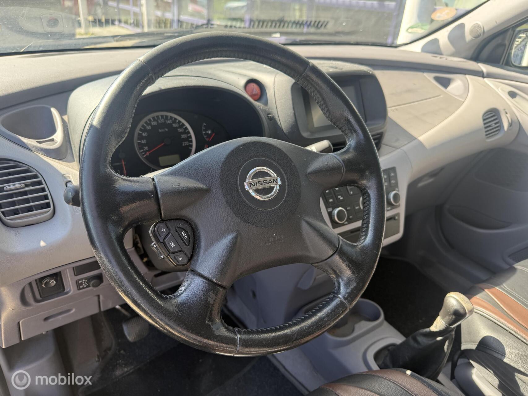 Foto van Nissan Nissan Almera Tino