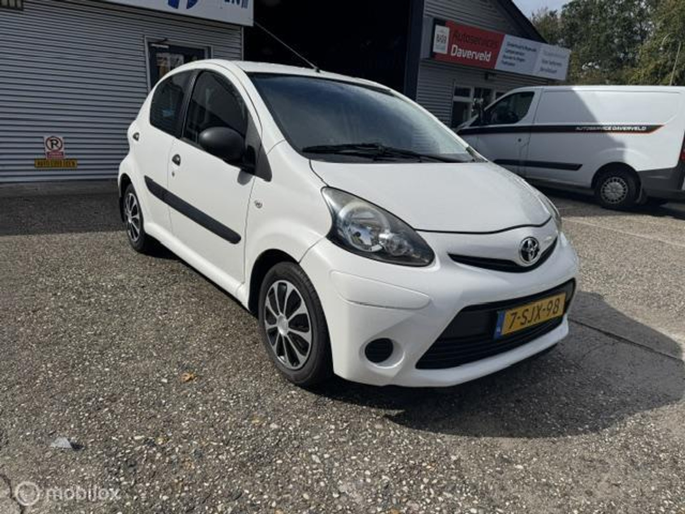 Toyota Toyota Aygo 1.0 VVT-i Access Org.NL Auto+1e.Eigenaar! 2013 - voorkant