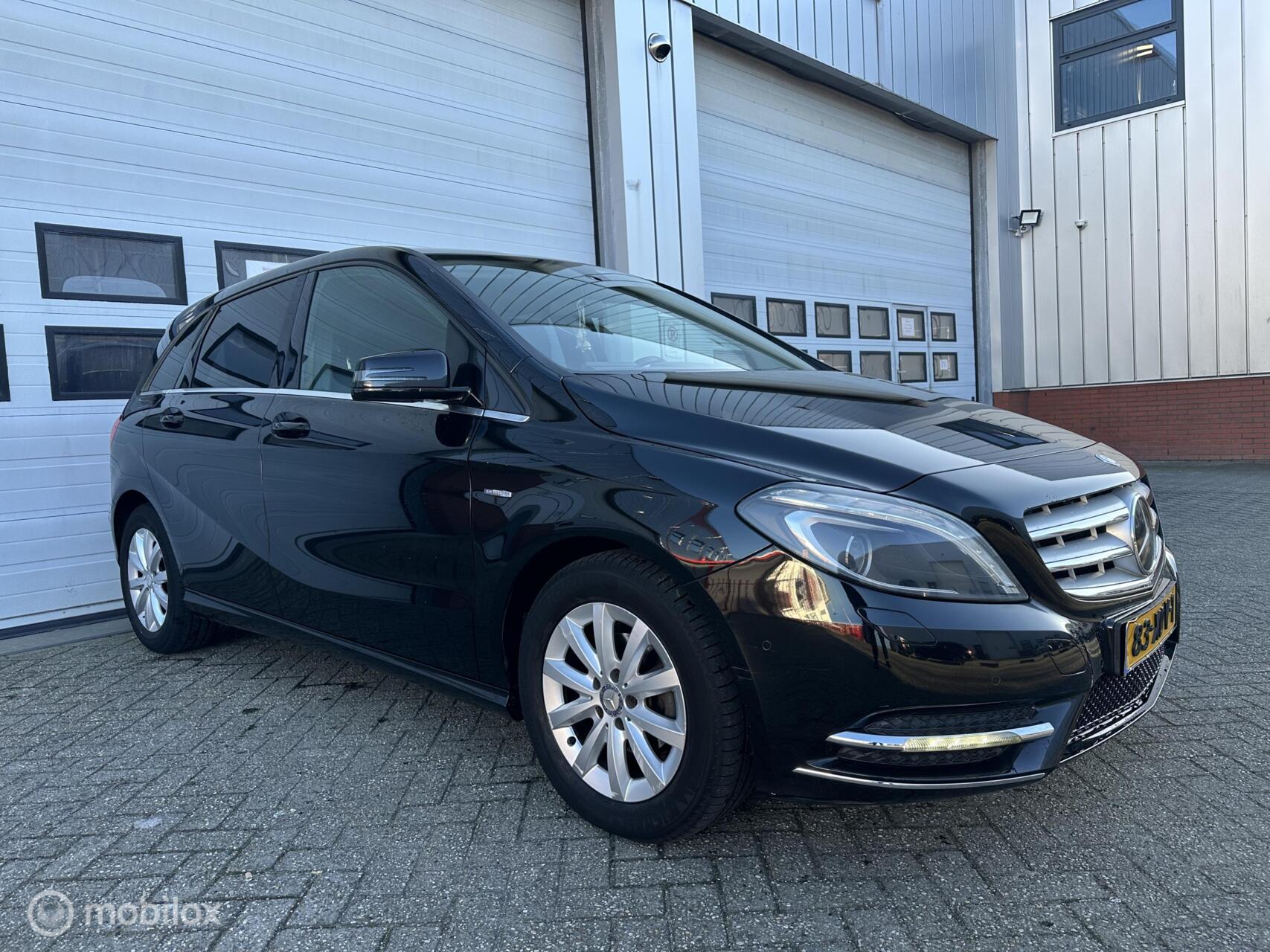 Foto van Mercedes-Benz B 180