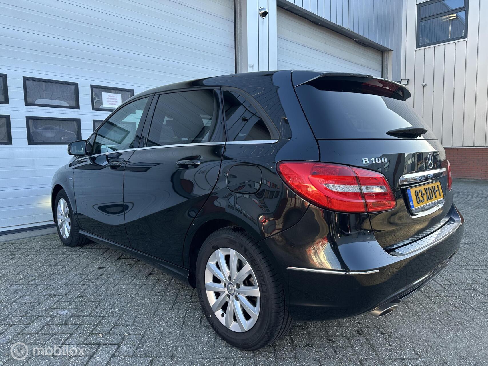 Foto van Mercedes-Benz B 180