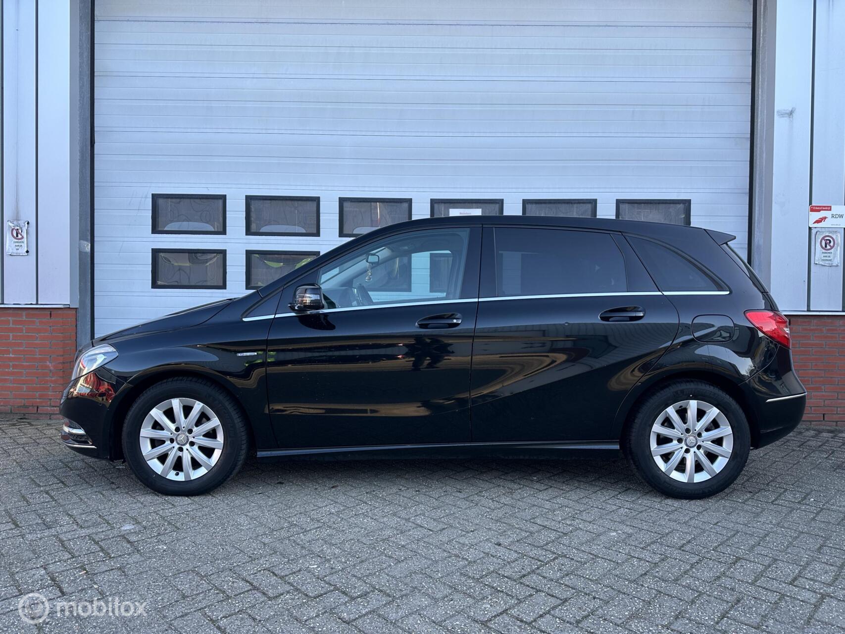 Foto van Mercedes-Benz B 180