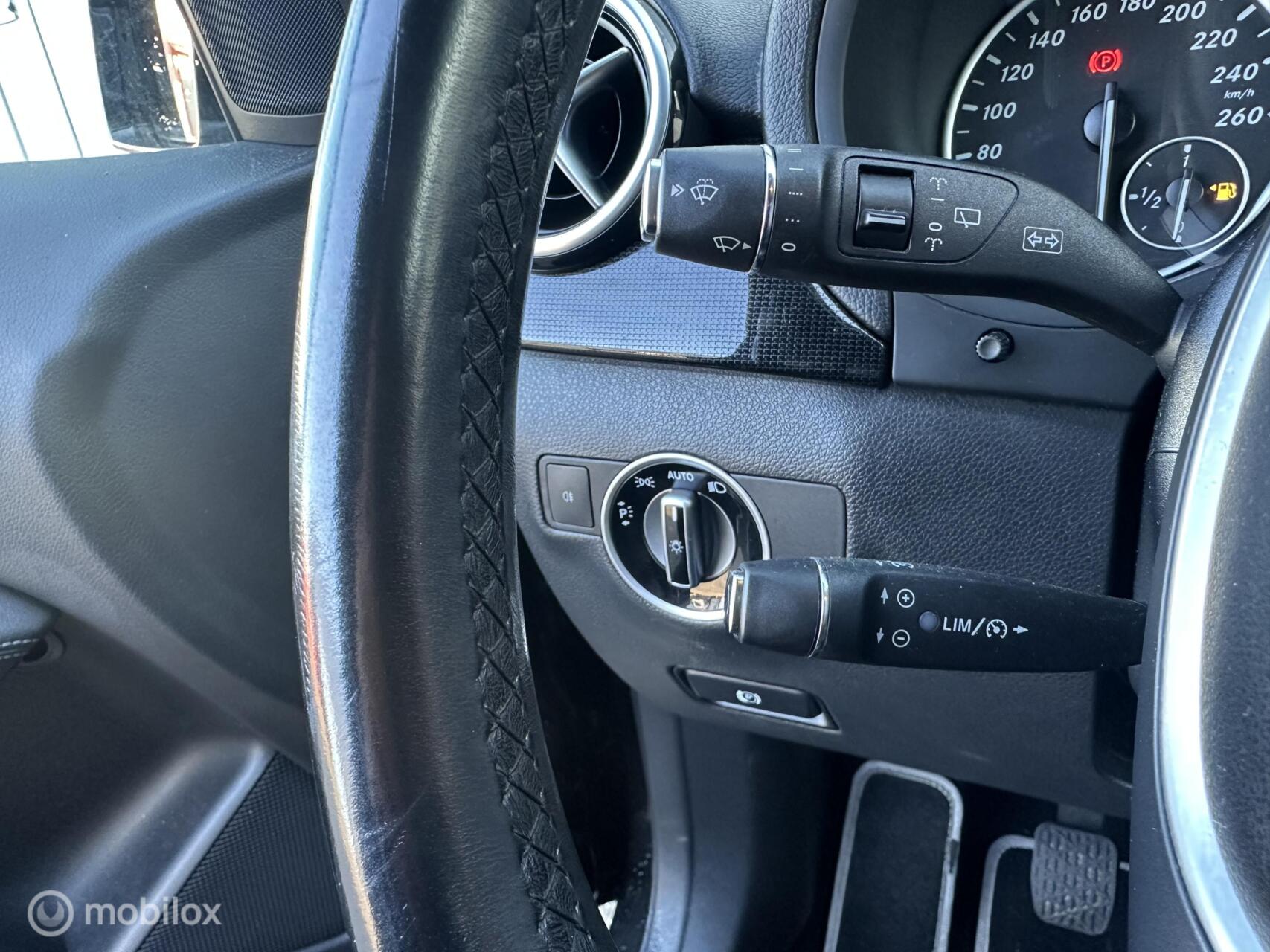 Foto van Mercedes-Benz B 180