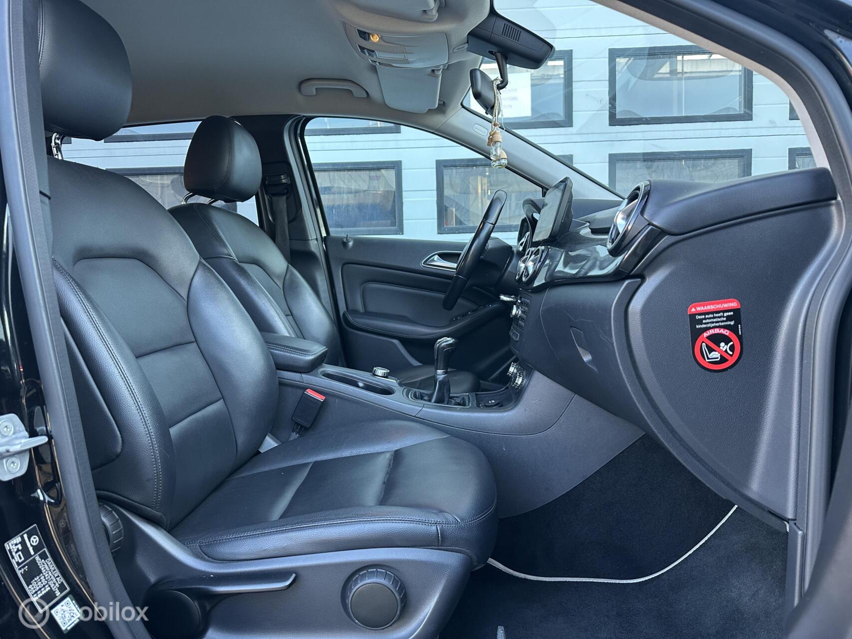 Foto van Mercedes-Benz B 180