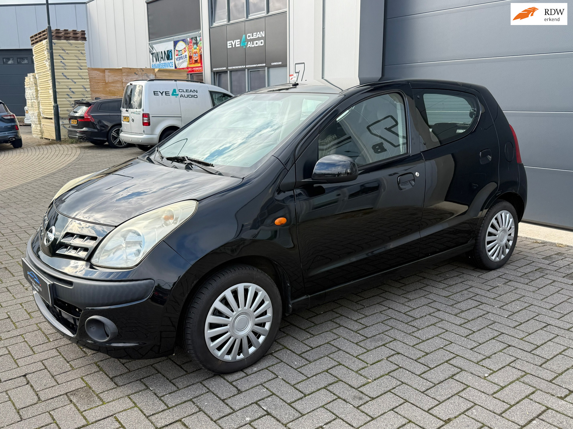 Nissan Nissan Pixo 1.0 AIRCO | ELEKTR PAKKET | APK | NAP | 2011 - voorkant