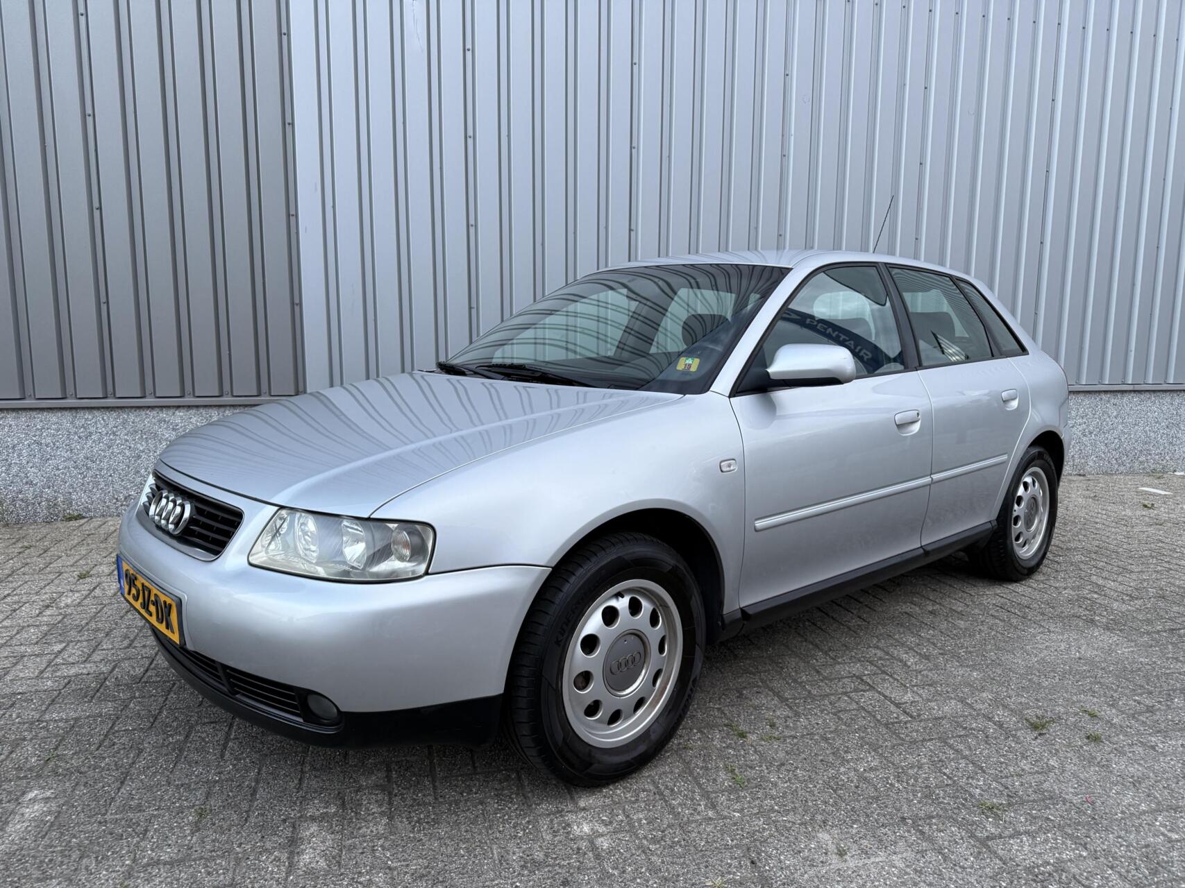 Audi Audi A3 1.6 Ambiente 2002 - voorkant