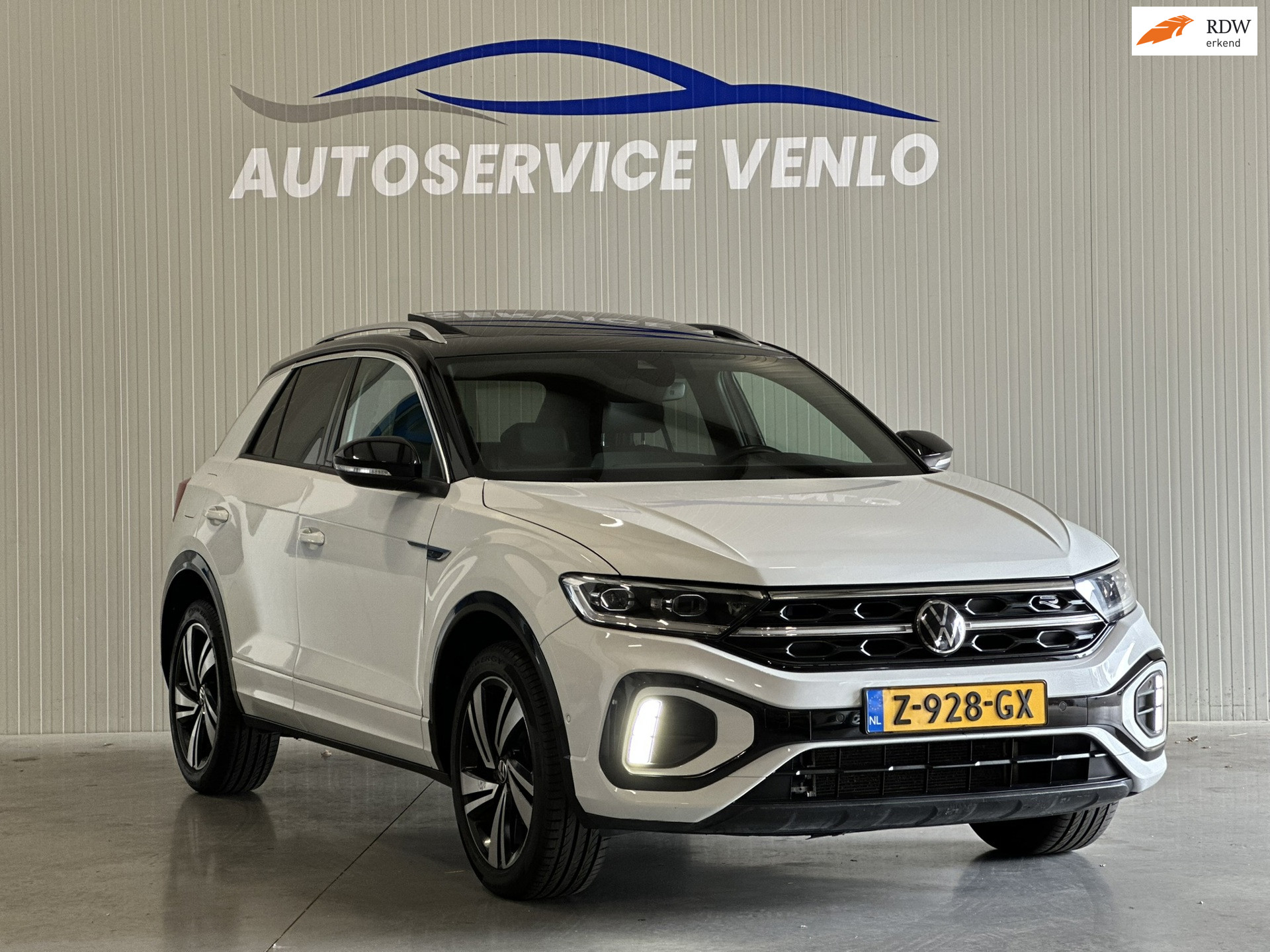 Volkswagen T-roc 1.5 TSI R-Line Business+ Edition | Carplay | IQ.Light 2022 - voorkant