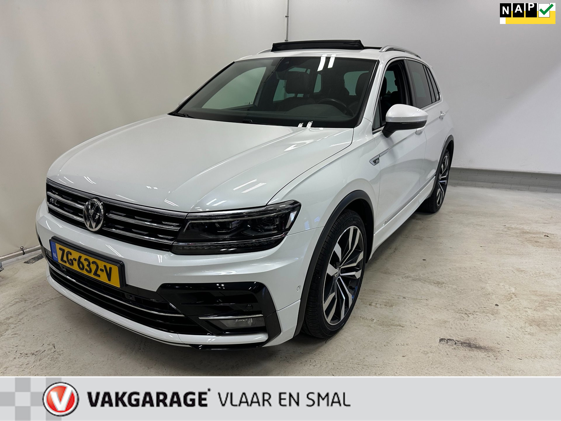 Volkswagen Tiguan 1.5 TSI ACT Highline Business R-Line-1e Eigenaar Zeer netjes met bijna alle opties.Trekhaak-Pano schuifdak-3d 2019 - voorkant