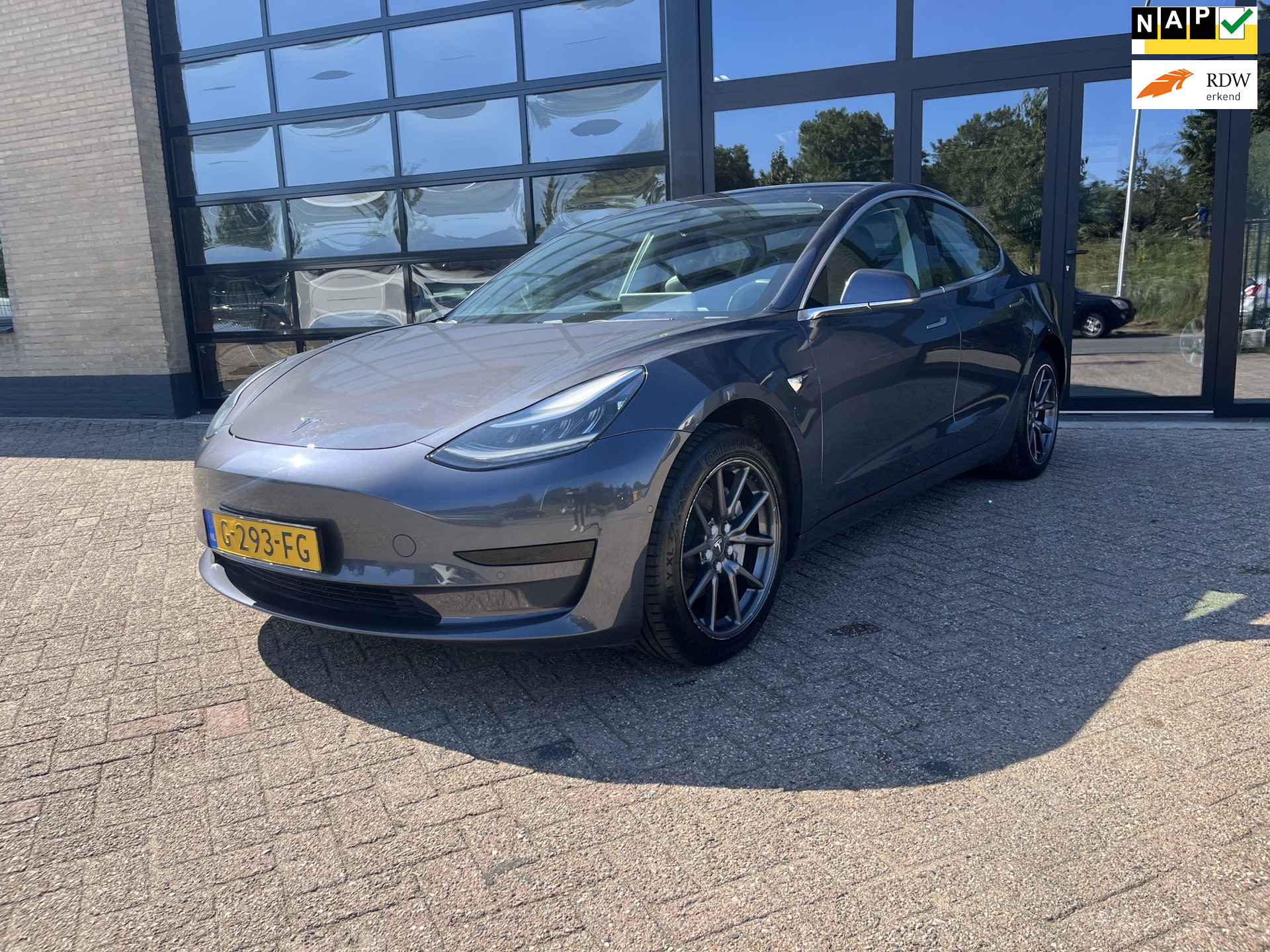 Tesla Model 3 Standard RWD Plus 60 kWh, Pano , 1 Eigenaar 2019 - voorkant