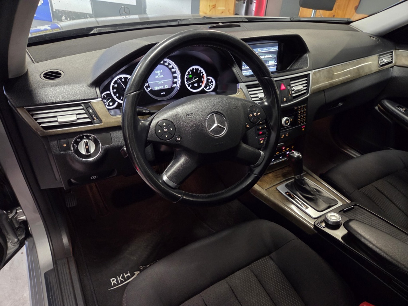 Foto van Mercedes-Benz E 250 Cgi