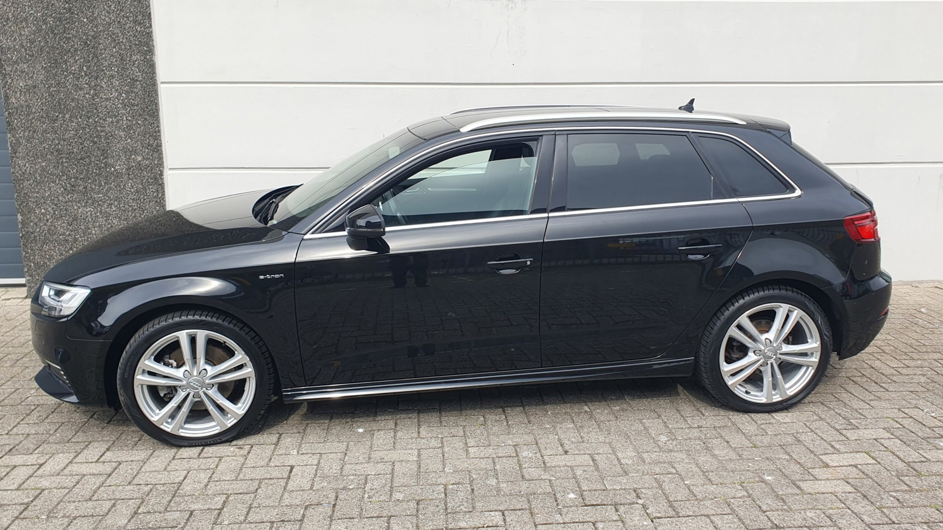 Foto van Audi A3 Sportback E-tron