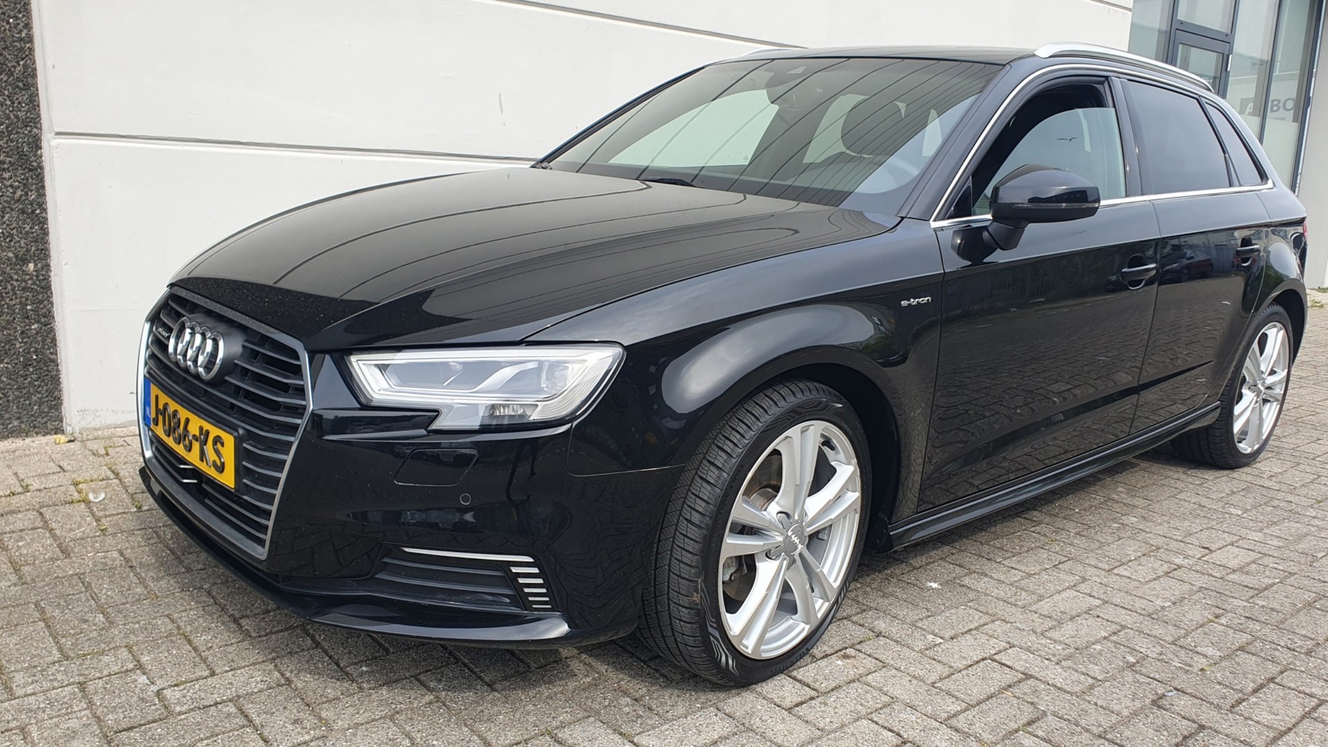 Foto van Audi A3 Sportback E-tron