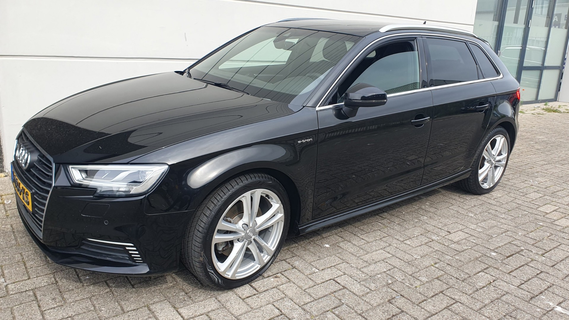 Foto van Audi A3 Sportback E-tron