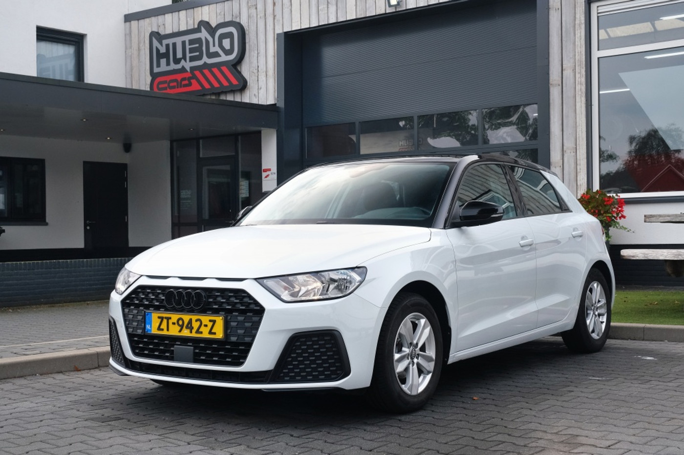Audi A1 Sportback 25 TFSI Pro Line Nieuw model! Carplay 2019 - voorkant