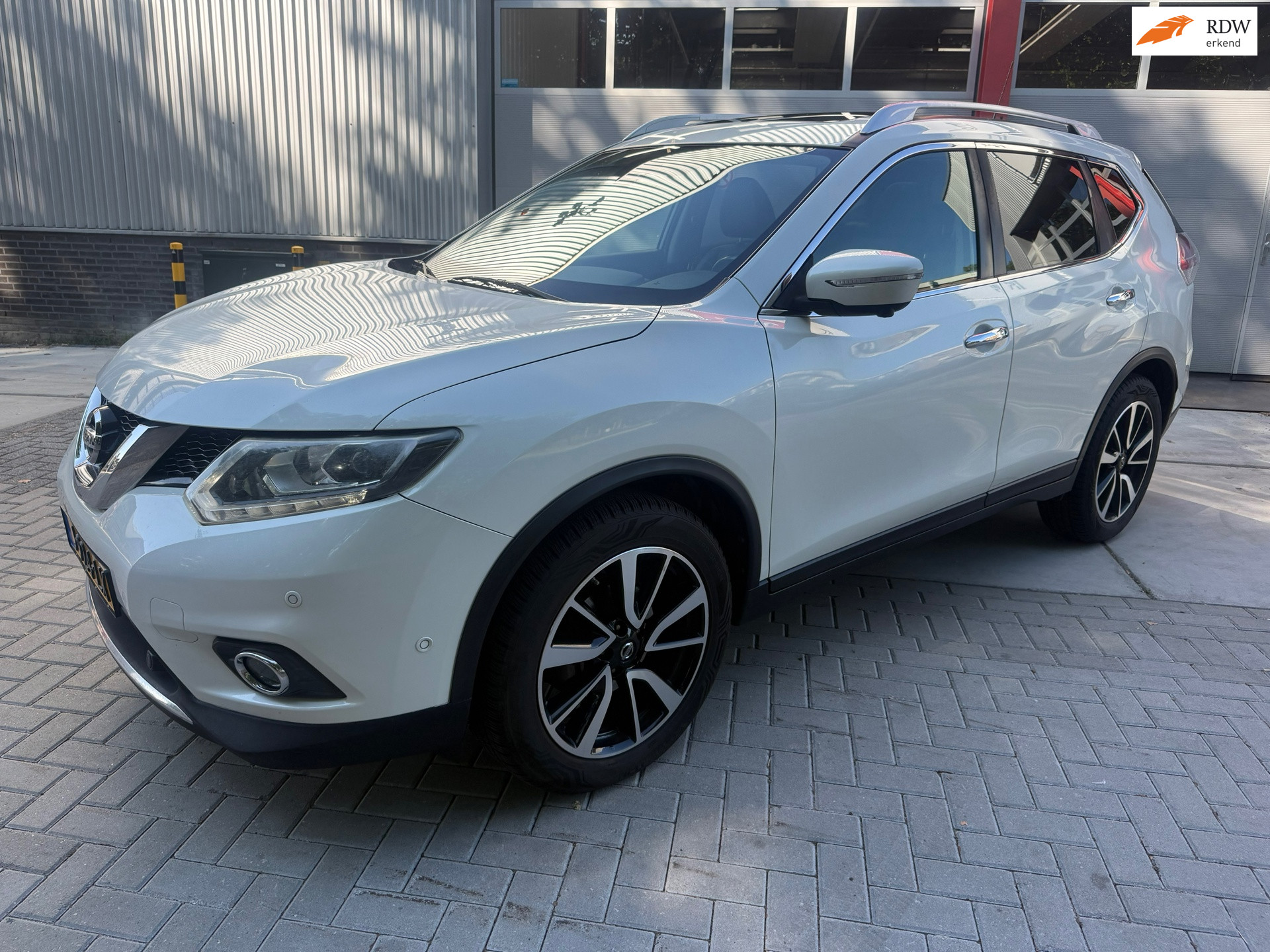 Nissan Nissan X-trail 1.6 DIG-T N-Connecta PANO NAVI 2017 - voorkant