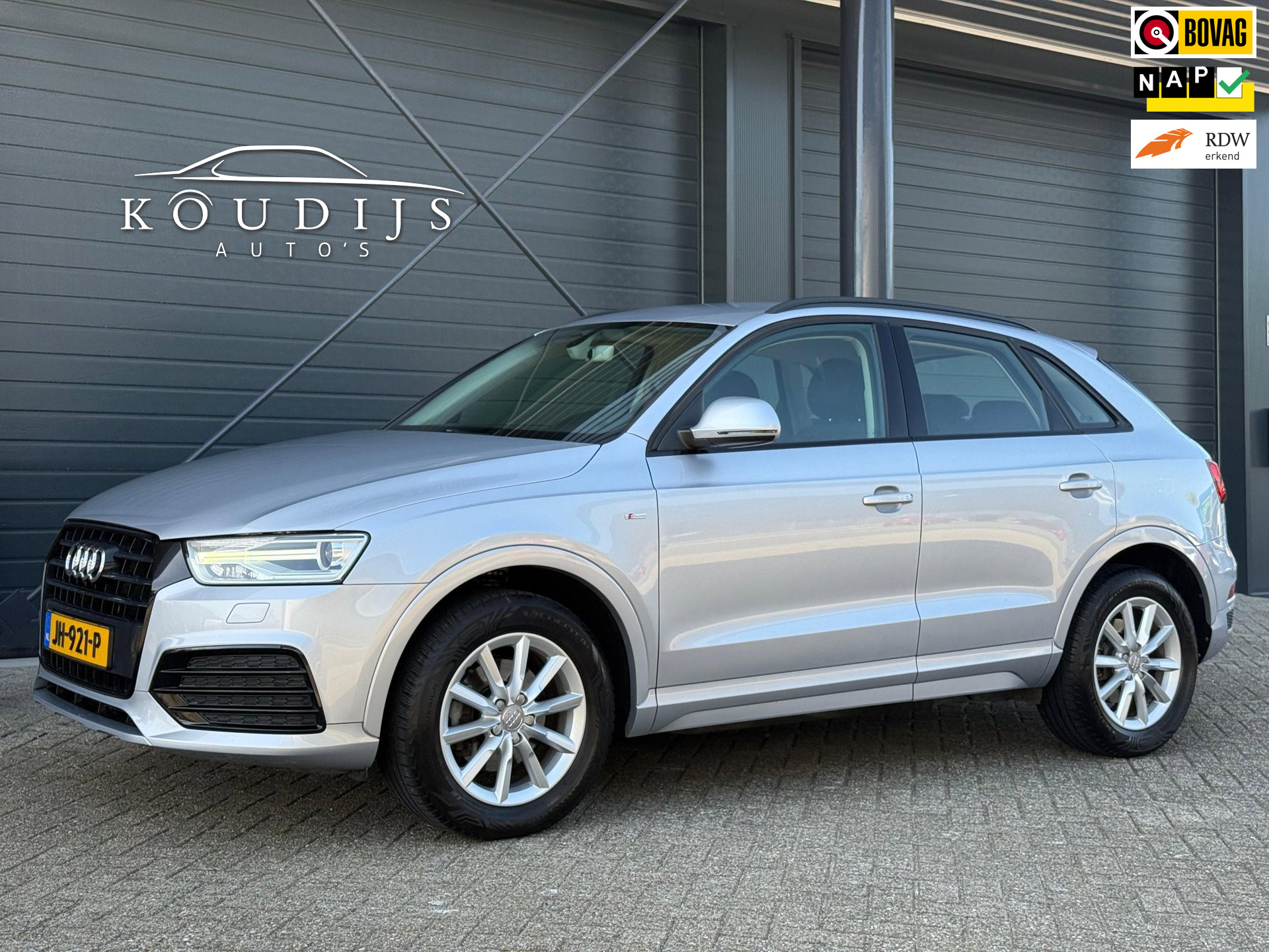 Audi Q3 1.4 TFSI CoD, S-line, PDC, Elektrisch klep, Trekhaak, Zeer netjes 2016 - voorkant
