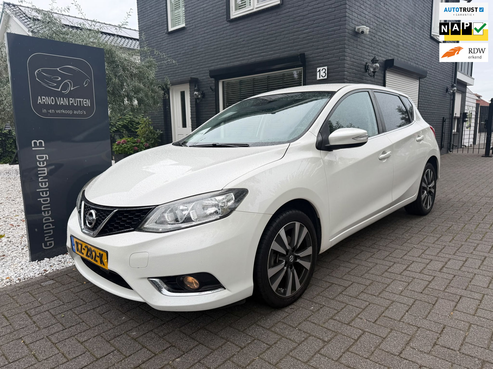 Nissan Nissan Pulsar 1.2 DIG-T N-Connecta / Camera / navigatie / Cruise / Airco 2017 - voorkant