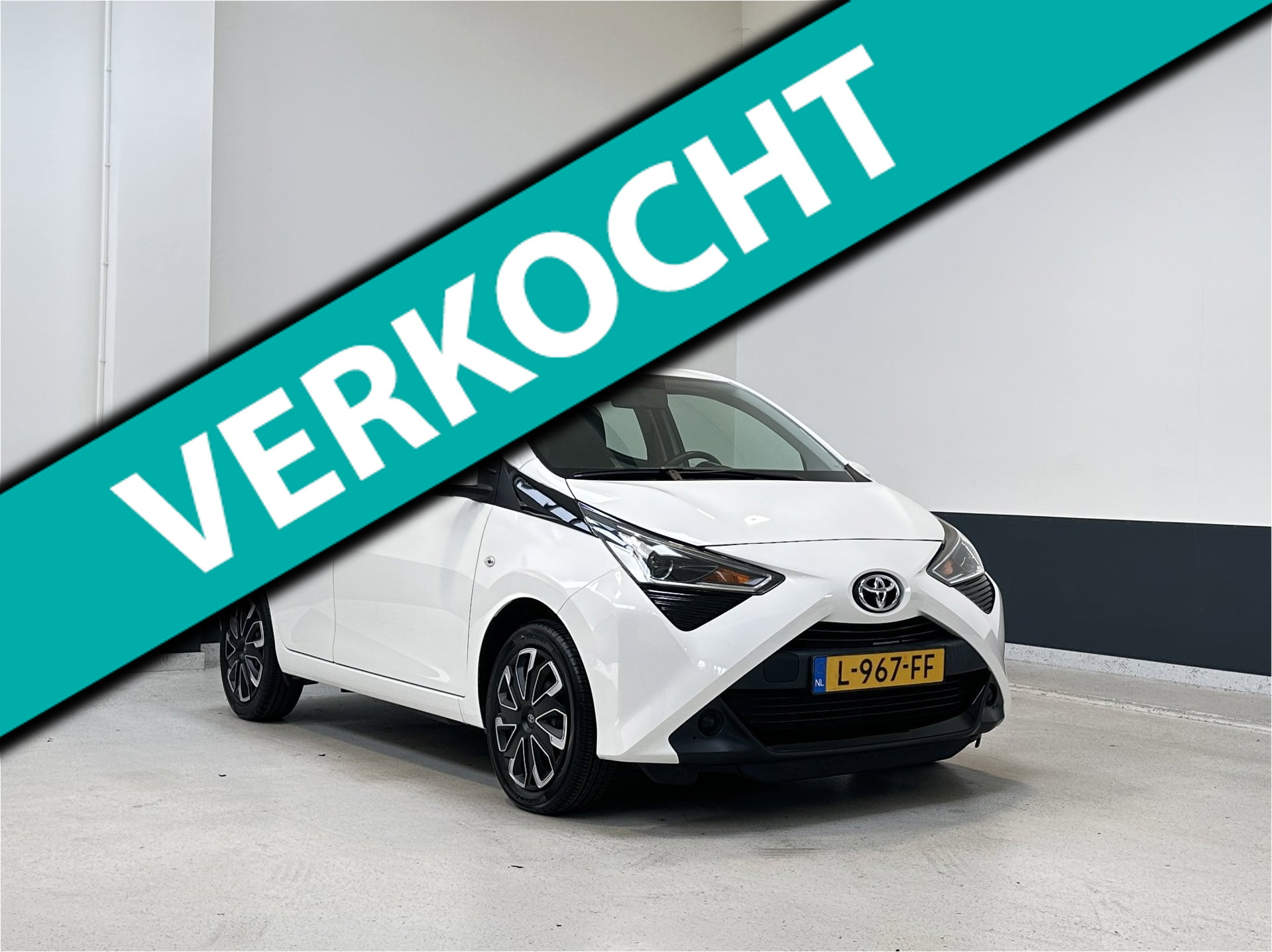 Toyota Toyota Aygo 1.0 VVT-i x-play | NL | 1 Eig | Apple Carplay/ Android auto| Navigatie | Camera| 2021 - voorkant