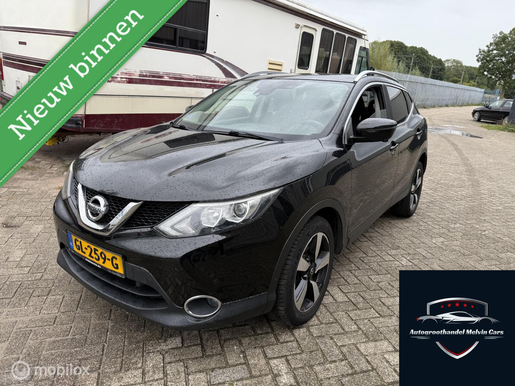 Nissan Nissan Qashqai 1.2 Connect Edition Automaat Motor rookt !! 2015 - voorkant