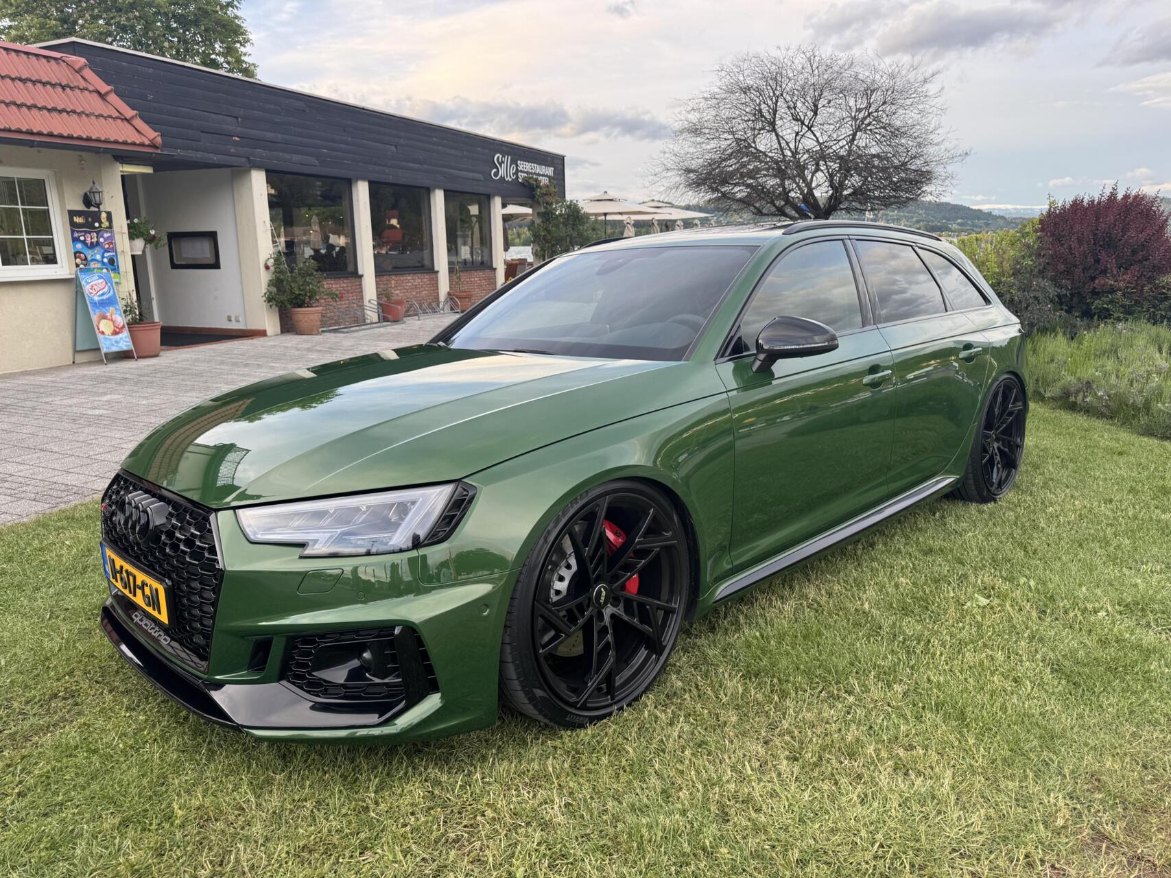 Foto van Audi RS 4 Avant