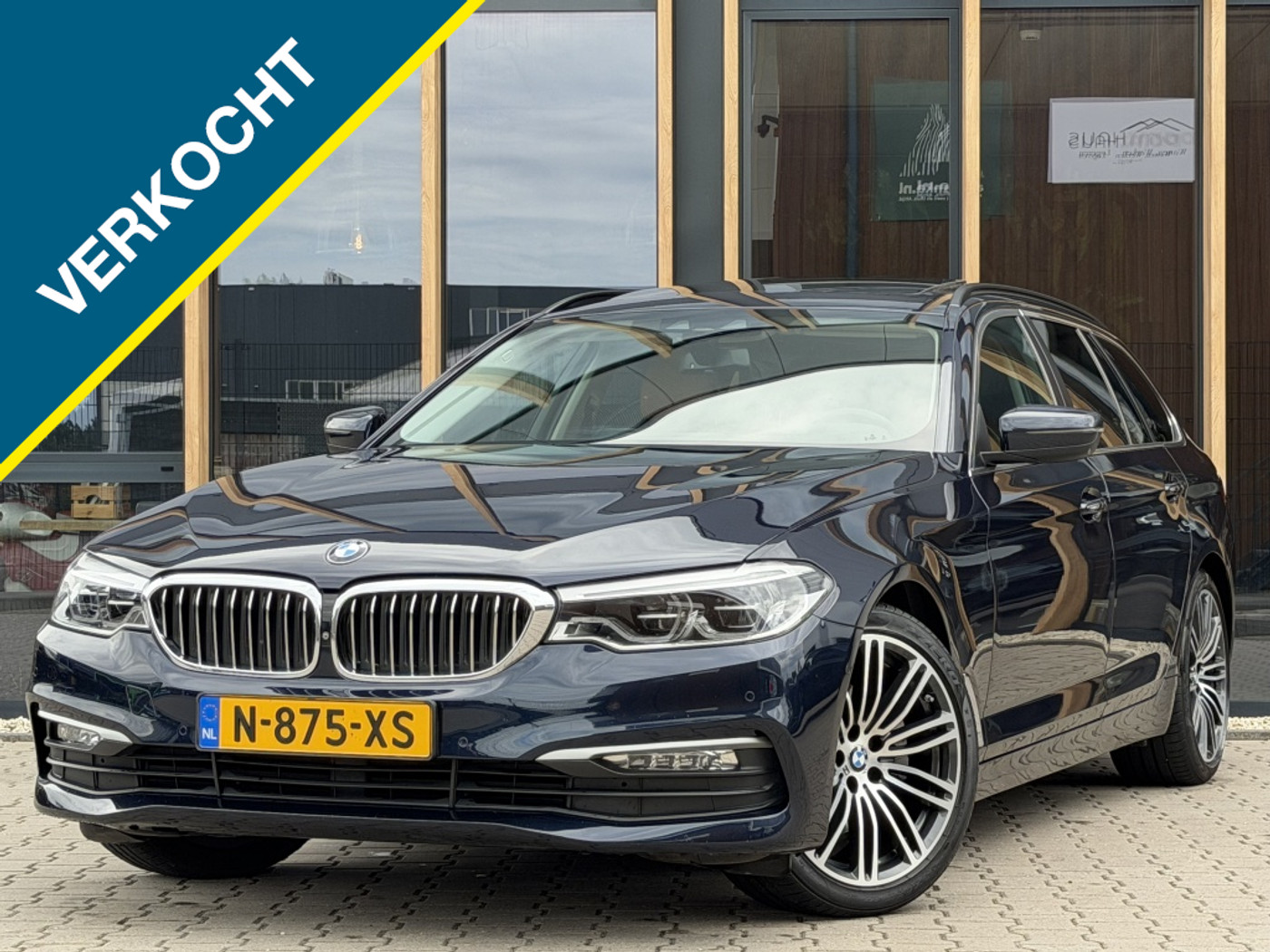 BMW 520i Executive l Panorama-dak | Elec Trekhaak | 360 Camera | 2017 - voorkant