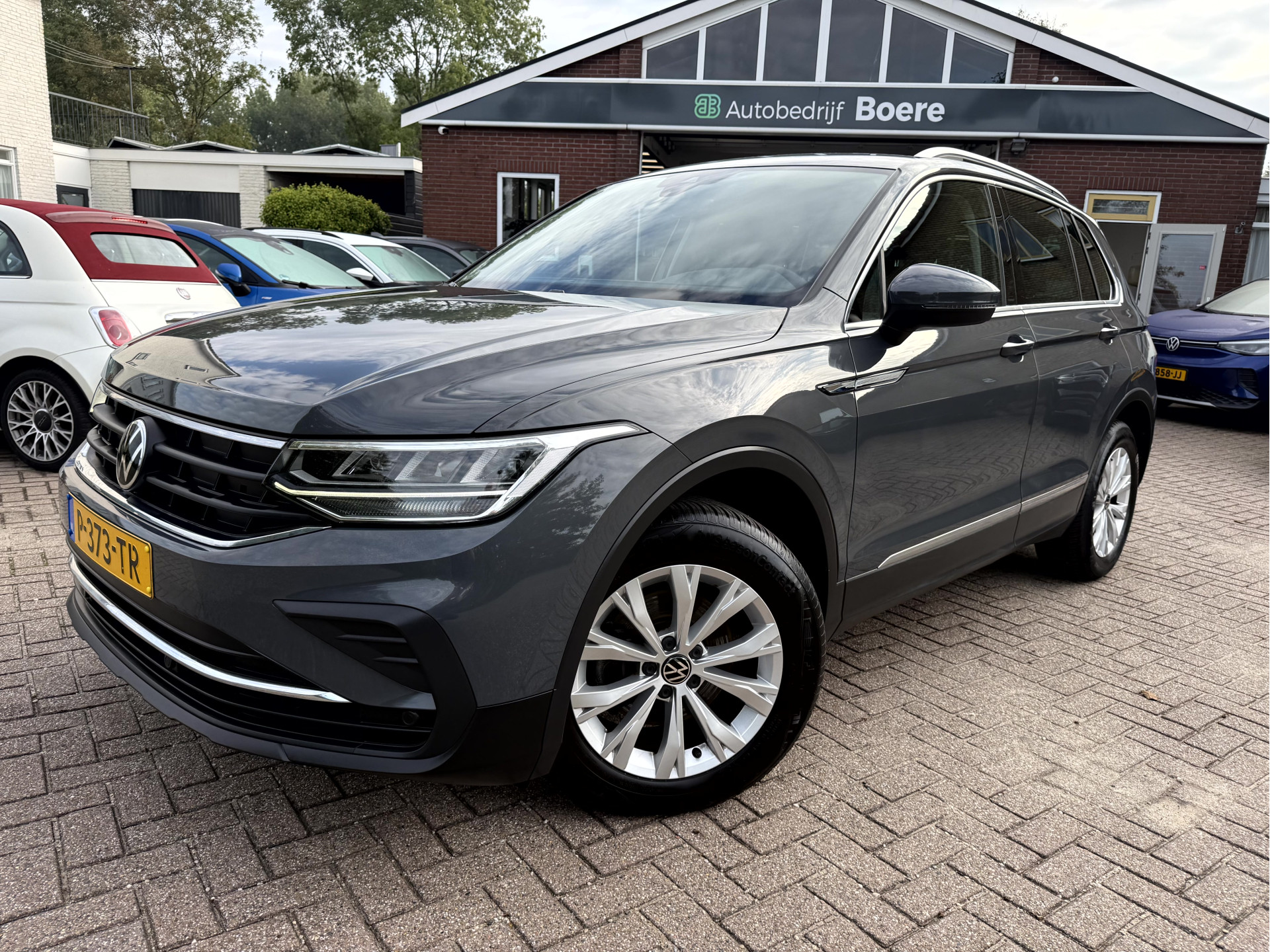 Volkswagen Tiguan 1.5 TSI Life Business 2022 - voorkant