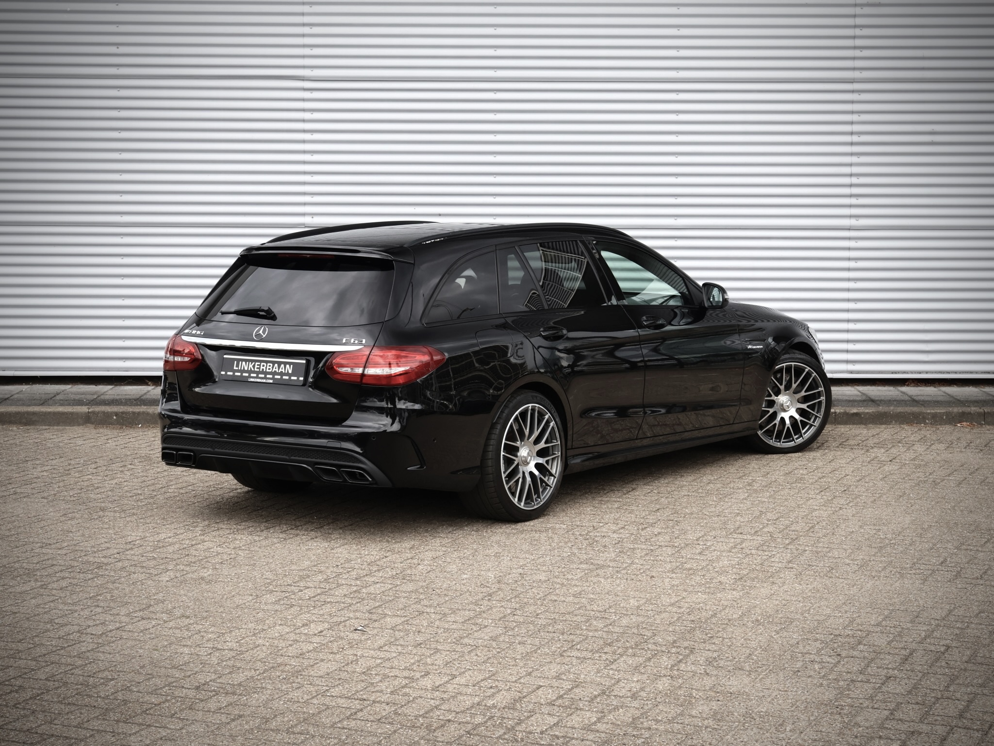 Foto van Mercedes-Benz AMG C 63