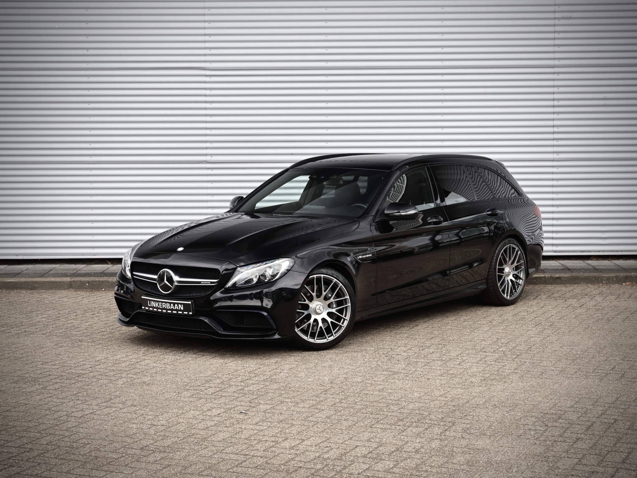 Foto van Mercedes-Benz AMG C 63