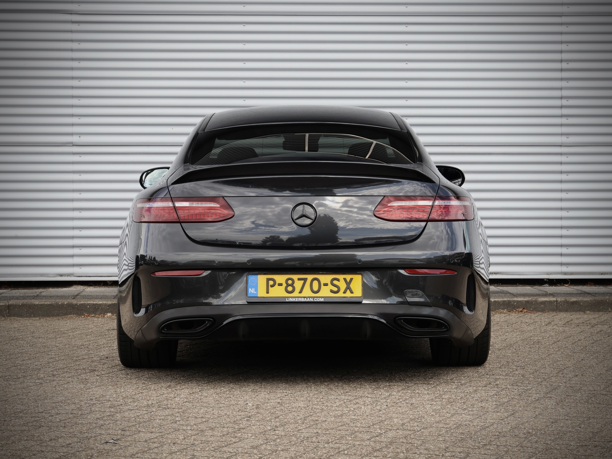 Foto van Mercedes-Benz E 200