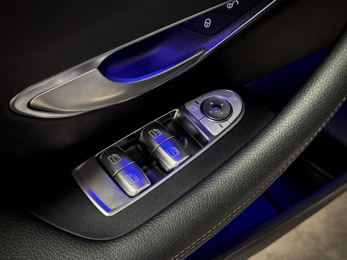 Foto van Mercedes-Benz E 200