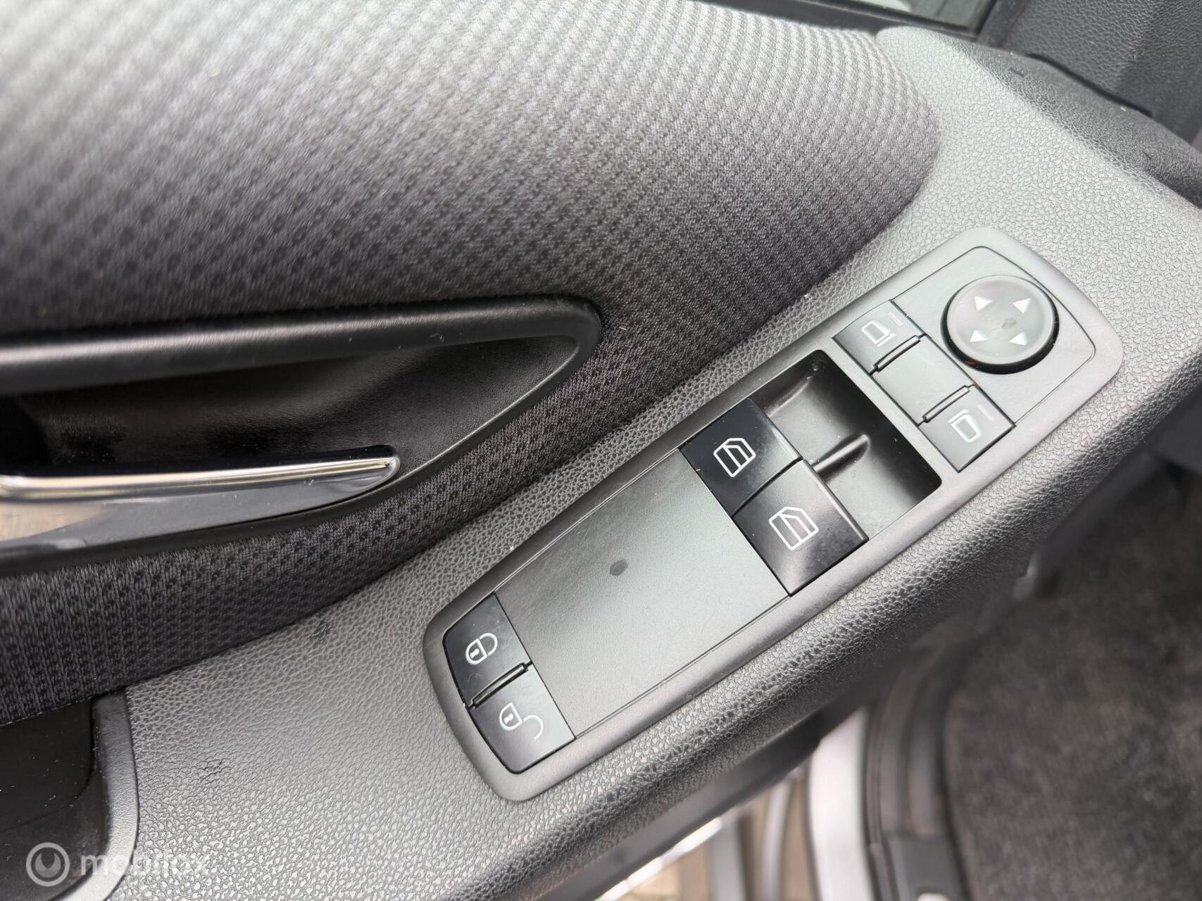 Foto van Mercedes-Benz B 170
