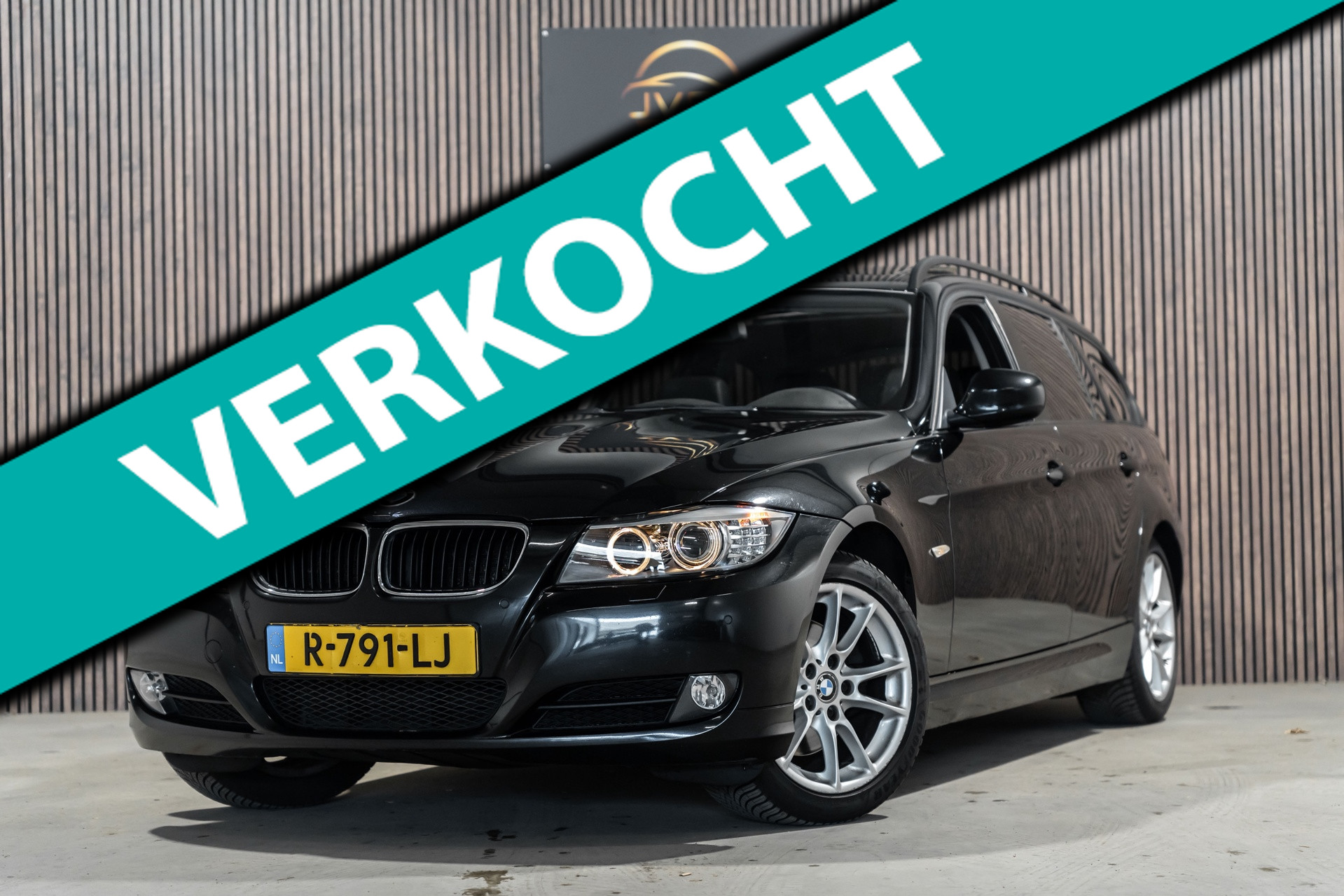 BMW 3er Reihe 320i Pano Navi PDC Cruise Stoelverwarming 2009 - voorkant