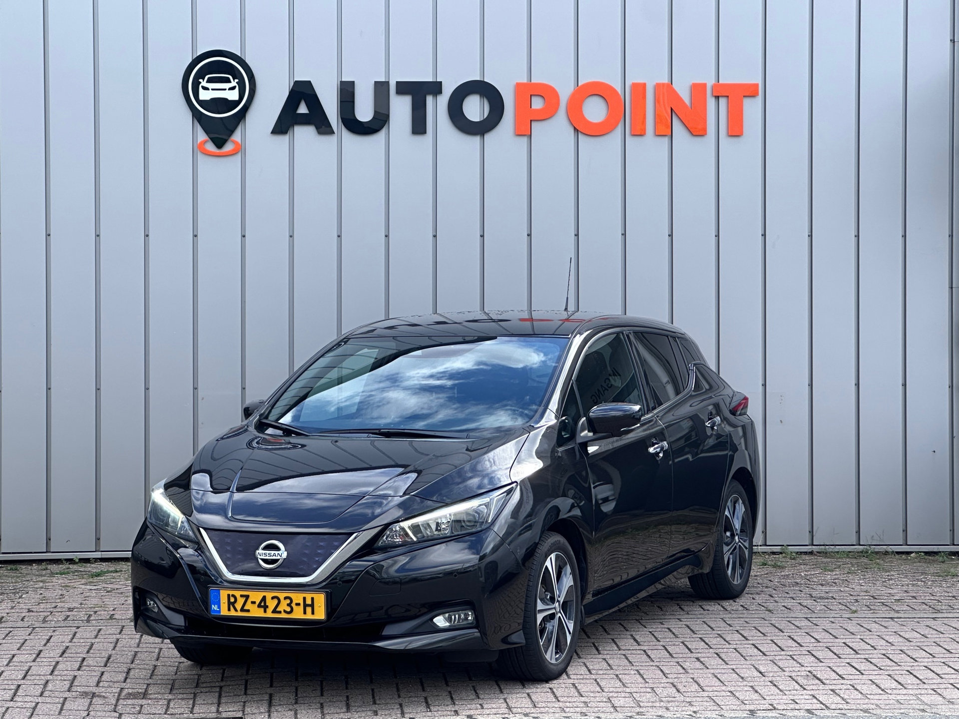 Nissan Nissan Leaf 40kwh 2.ZERO EDITION 40 kWh 360 CAMERA PDC  STOELVRW 2018 - voorkant
