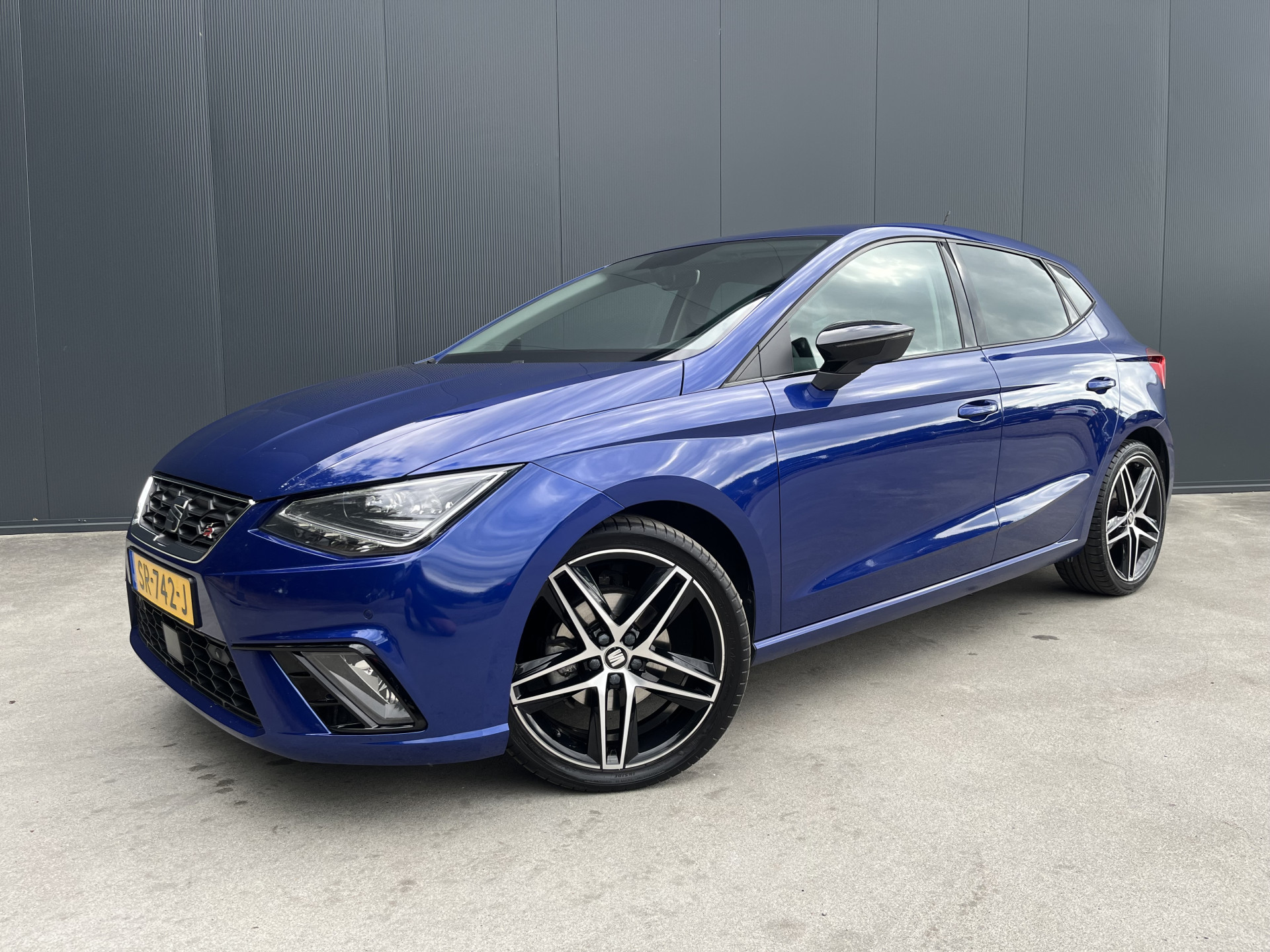 Seat Ibiza 1.0 TSI FR Business Intense 1e EIGENAAR CAMERA ADAPT CRUISE LED ECC NAVI 2018 - voorkant