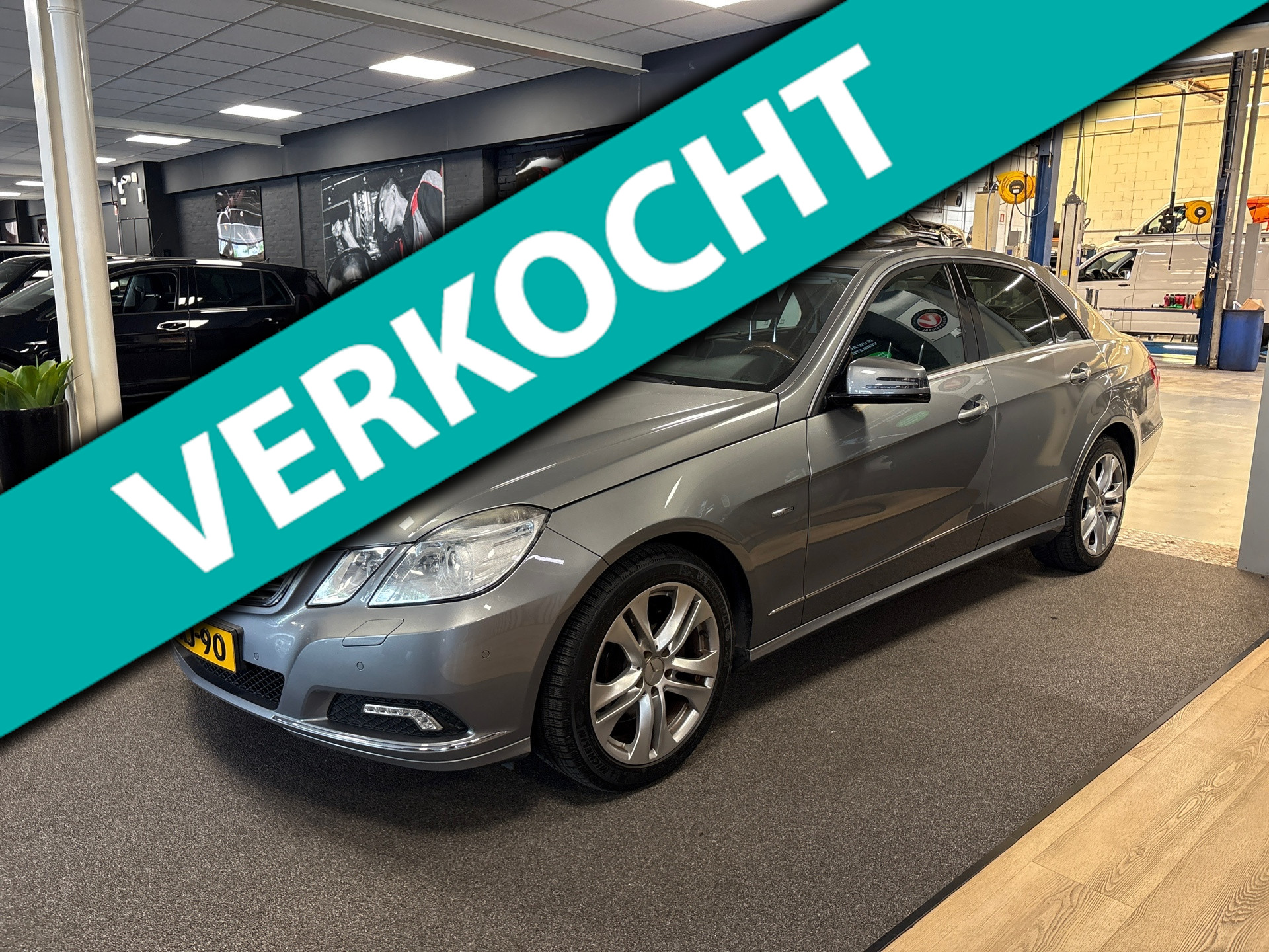 Mercedes-Benz E 350 Cgi 350 CGI Avantgarde,navi,leer,dak,afn trekhaak,volledige historie ,camera 2010 - voorkant