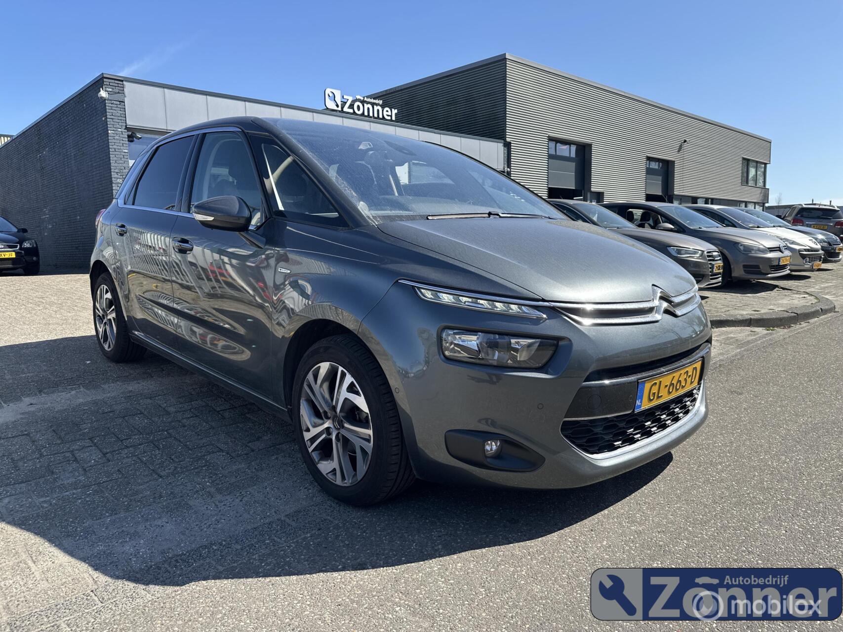 Citroen C4 Picasso 1.2 PureTech Attraction 2015 - voorkant