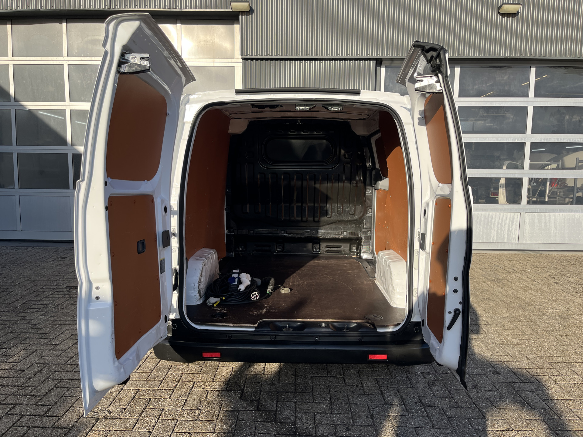 Foto van Nissan E-nv200