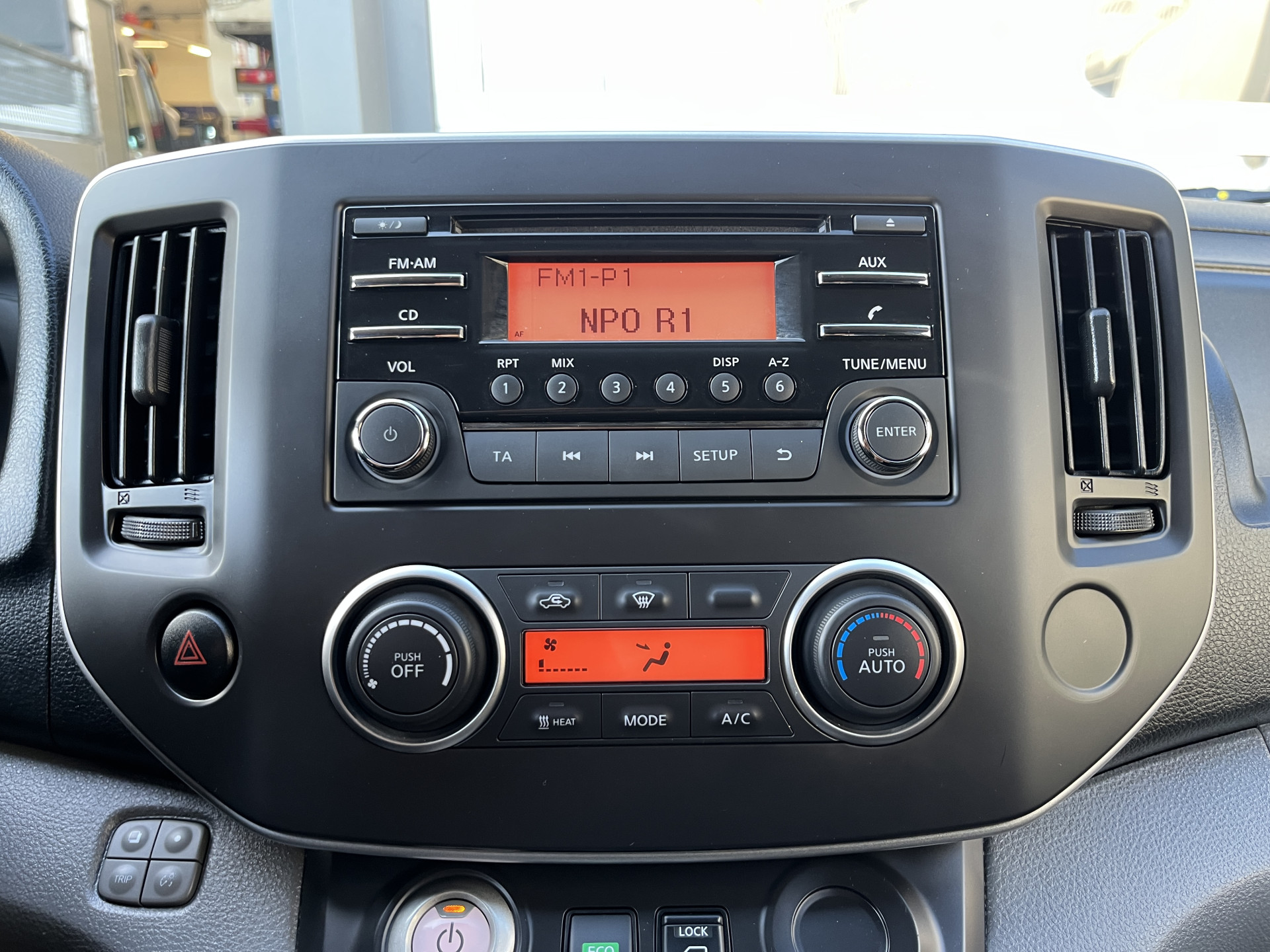 Foto van Nissan E-nv200