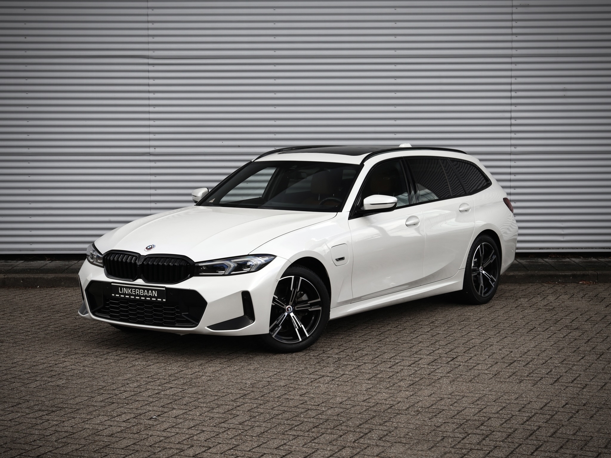 Foto van BMW 330e xDrive