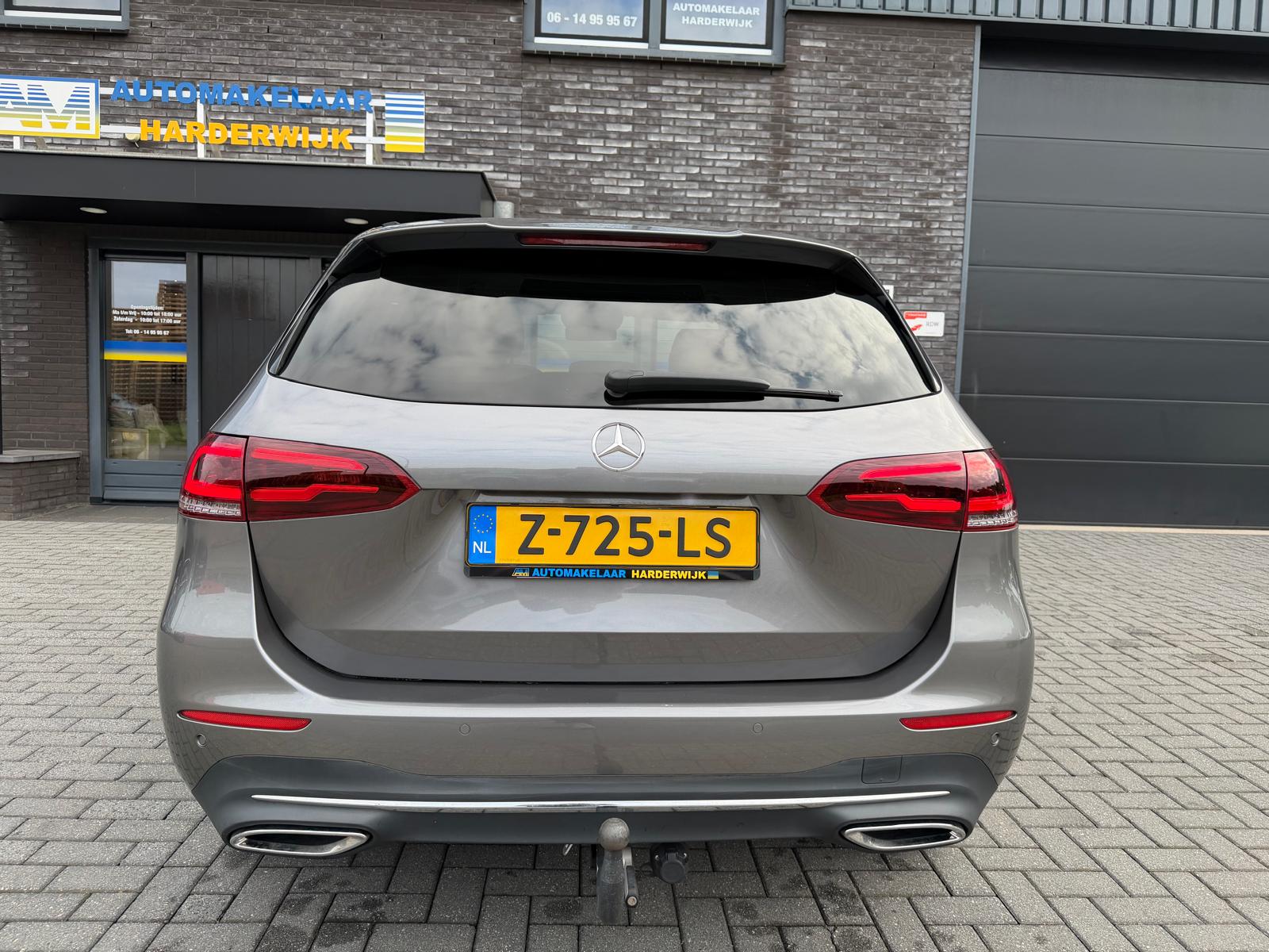 Foto van Mercedes-Benz B 180