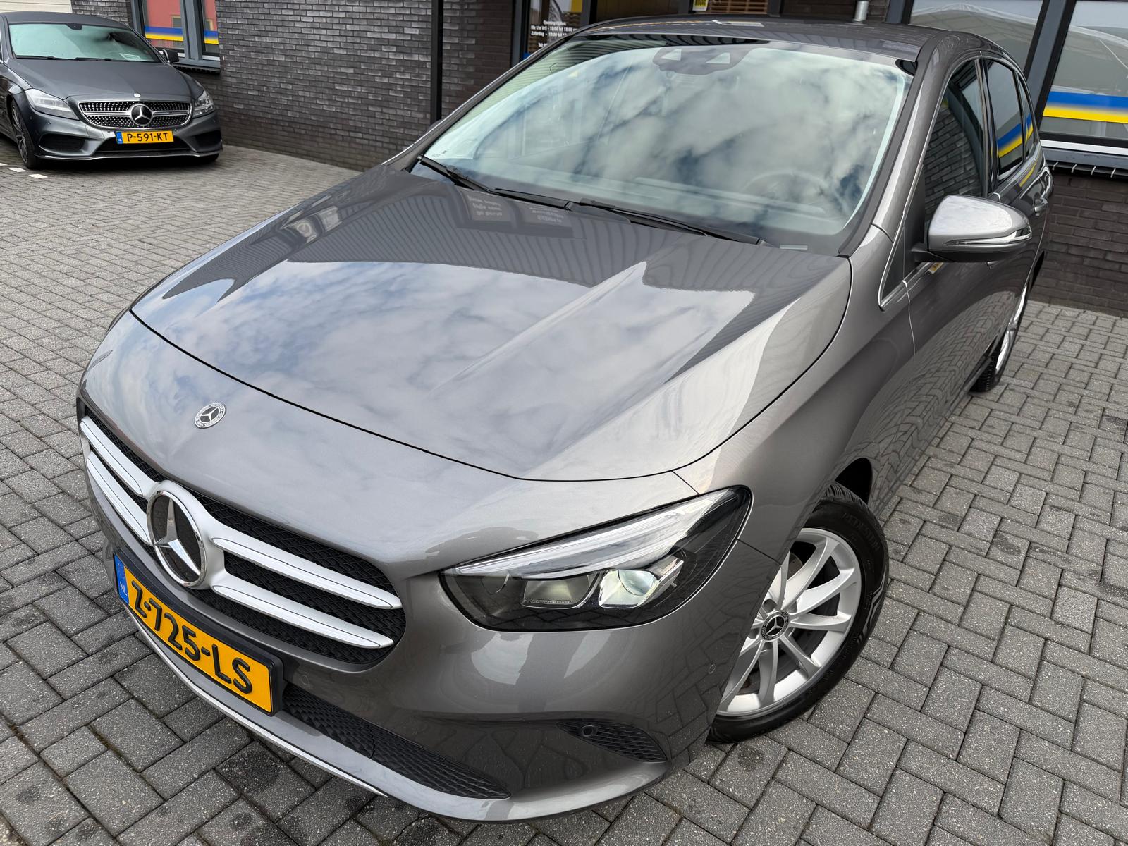 Foto van Mercedes-Benz B 180