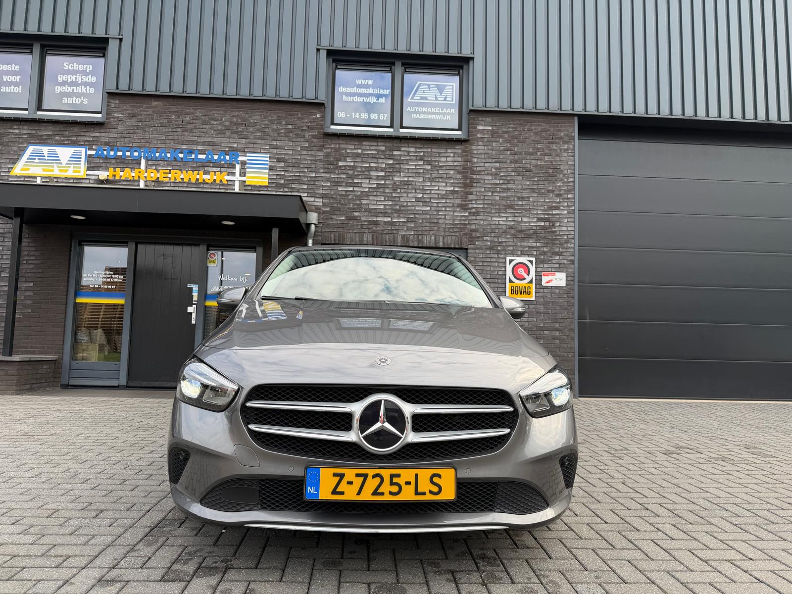 Foto van Mercedes-Benz B 180