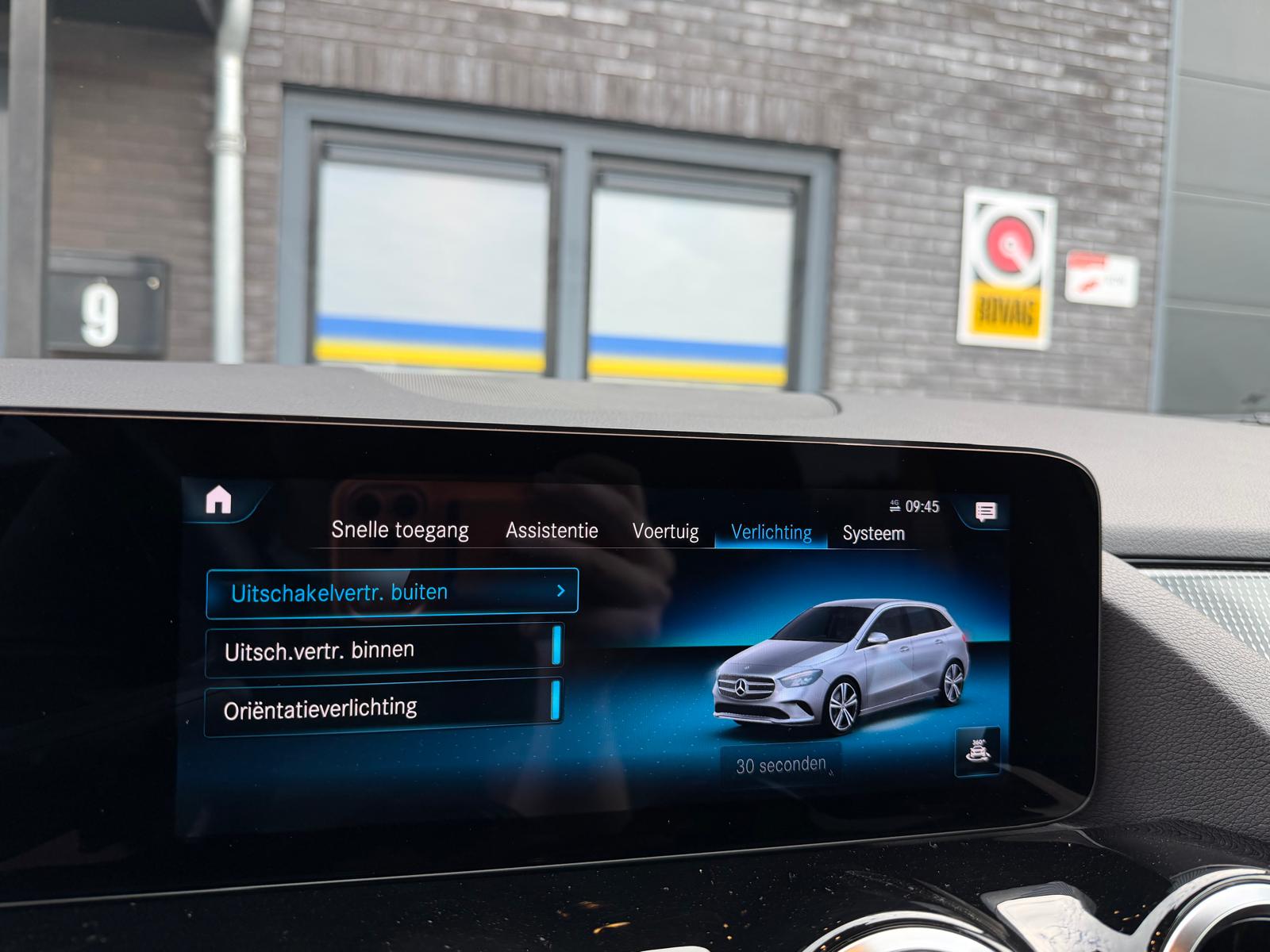Foto van Mercedes-Benz B 180