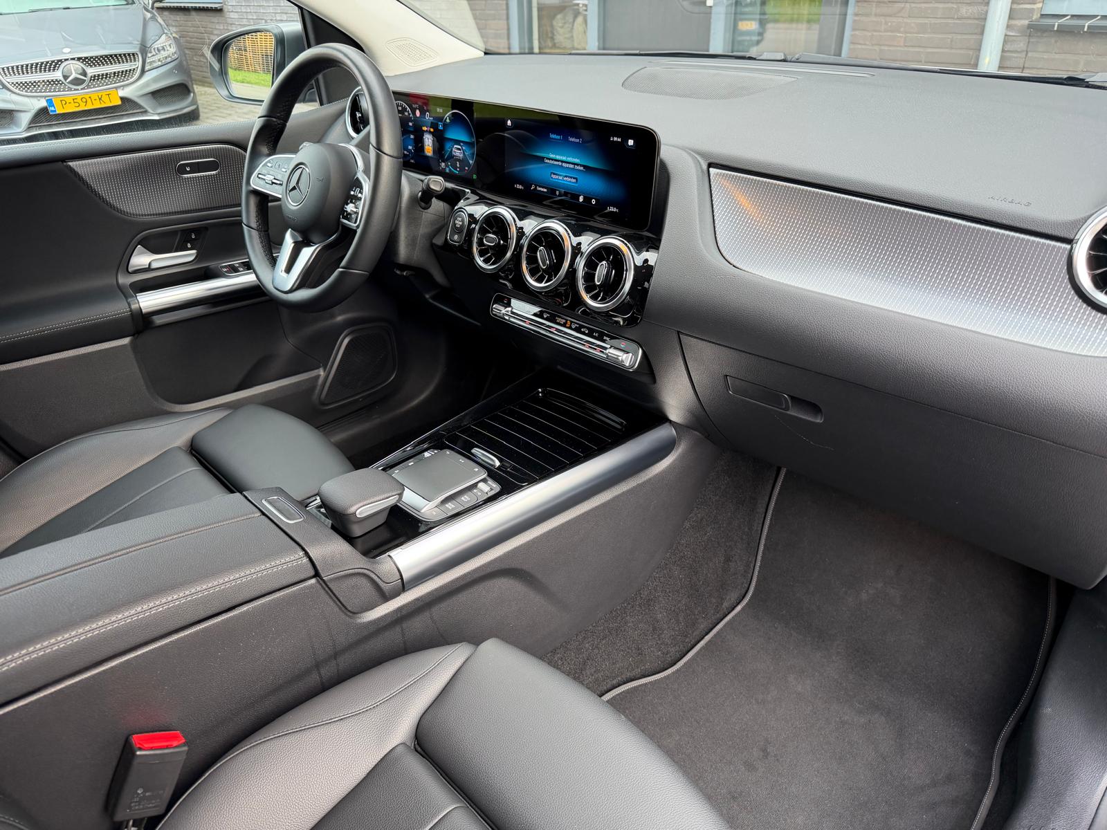 Foto van Mercedes-Benz B 180