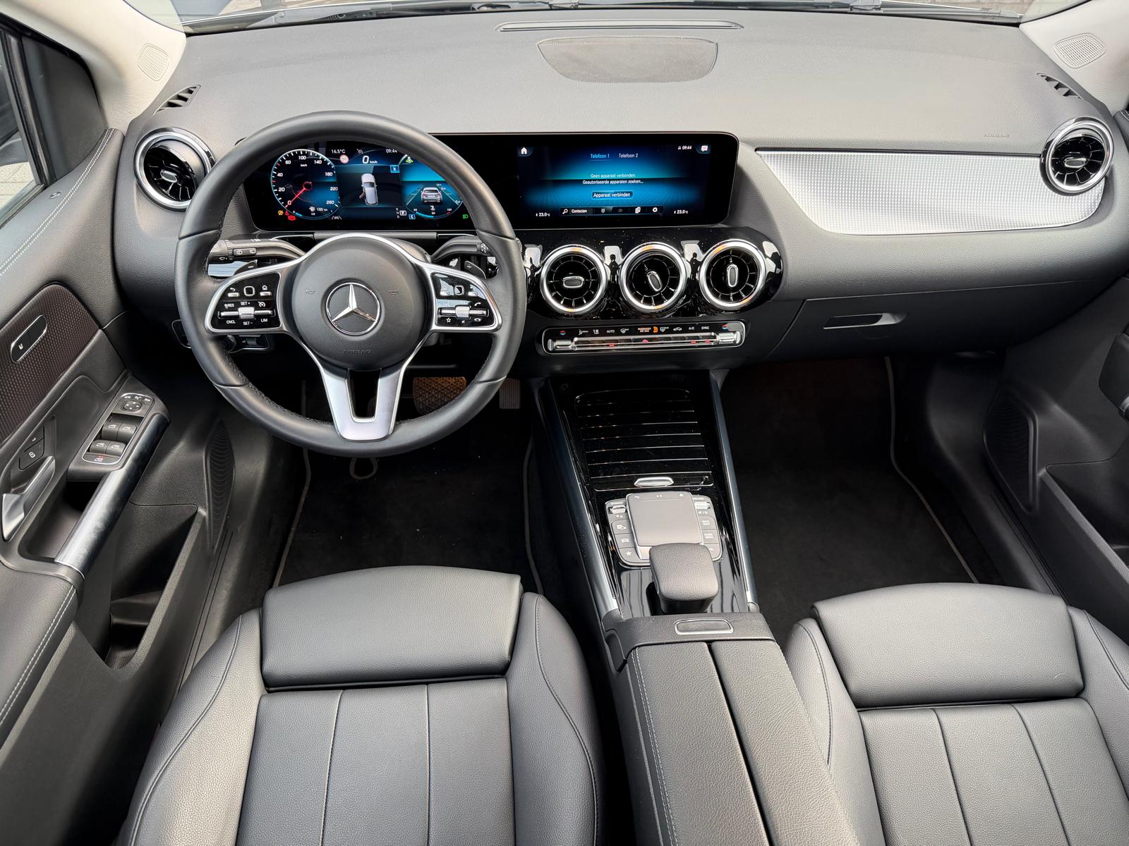 Foto van Mercedes-Benz B 180