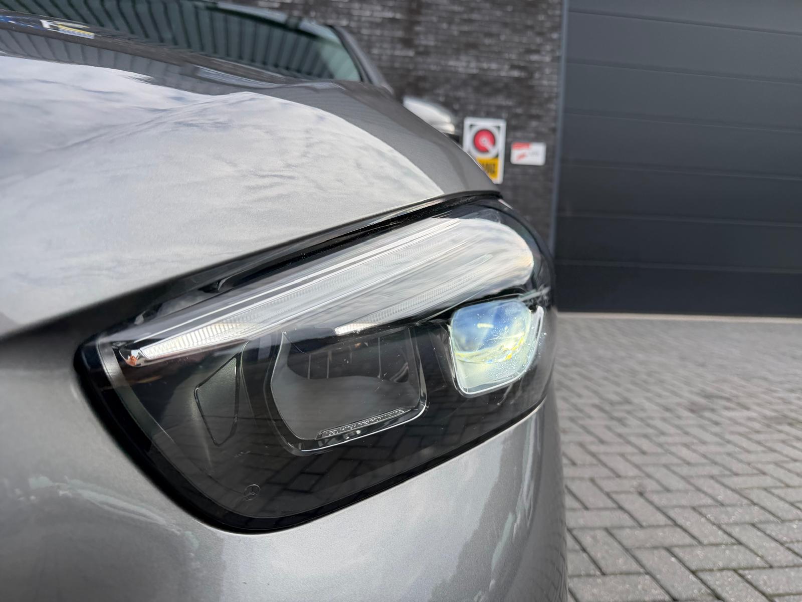 Foto van Mercedes-Benz B 180