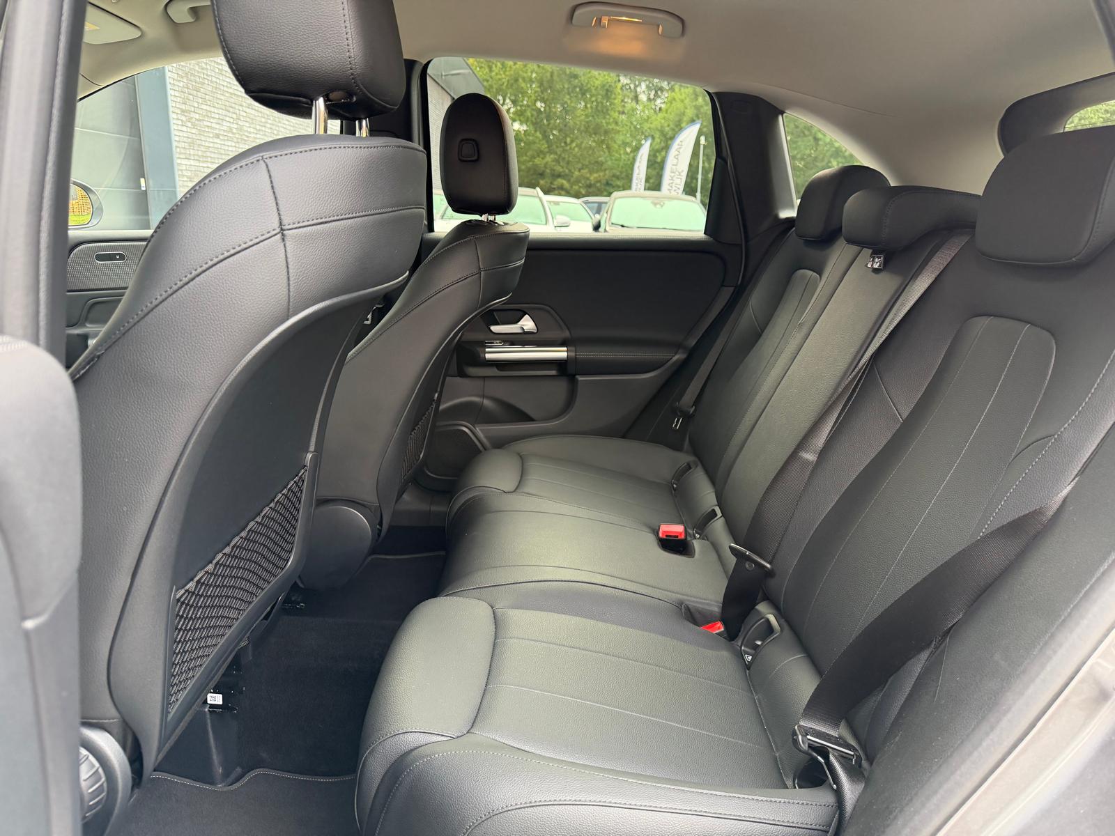 Foto van Mercedes-Benz B 180