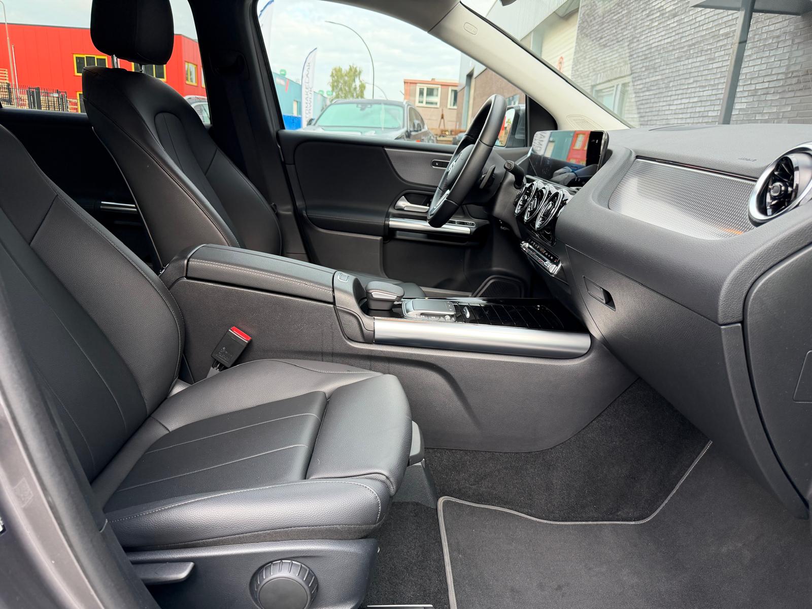 Foto van Mercedes-Benz B 180